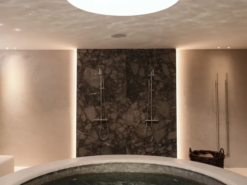 This outstanding property is a refined and soulful villa, thoughtfully crafted by renowned designers Puroform. Nestled in a prime location in Nueva Andalucía, this exquisite home perfectly blends sophisticated living with leisure and entertainment, offeri
