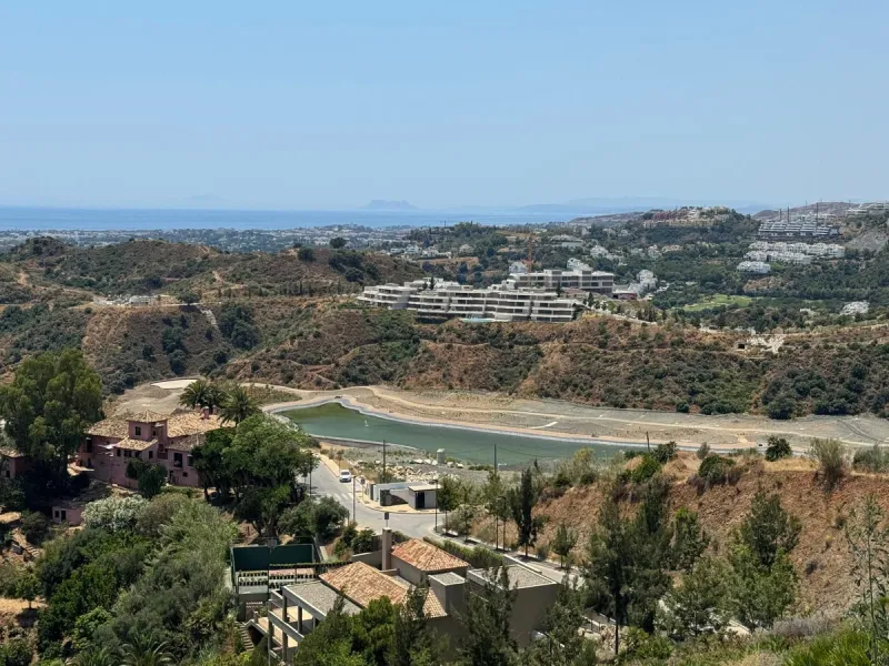 Exceptional South-Facing Plot with Panoramic Sea Views in Real de La Quinta, Benahavís