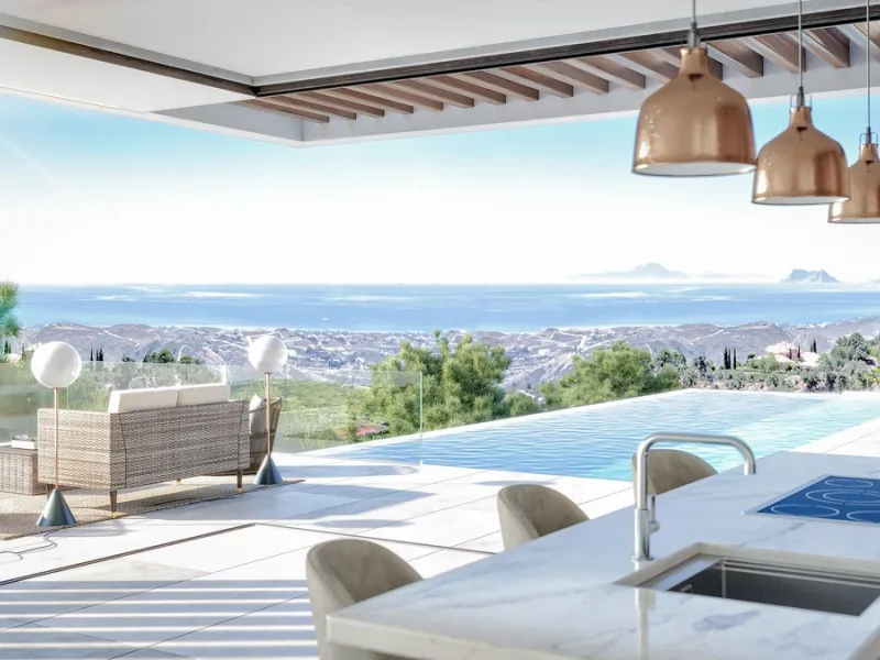 Exceptional South-Facing Plot with Panoramic Sea Views in Real de La Quinta, Benahavís