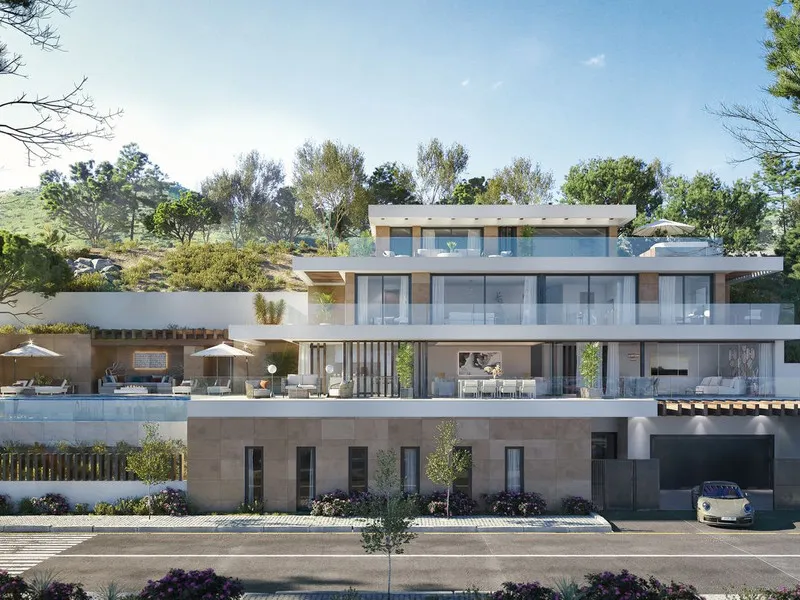 Exceptional South-Facing Plot with Panoramic Sea Views in Real de La Quinta, Benahavís