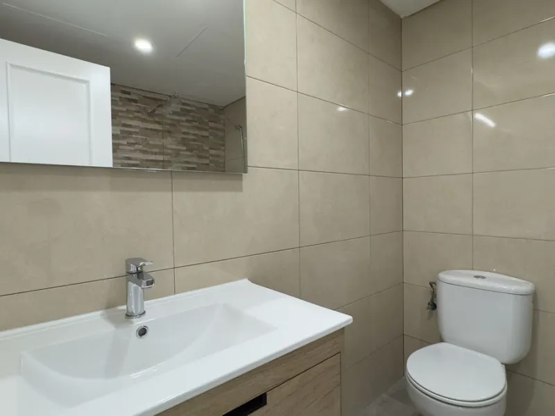 In the heart of the Golden Mile, one of the most sought-after residential areas. Discover your new home in Marbella! This beautiful, recently renovated ground-floor apartment boasts 150 m² of built area and 70 m² of garden and terrace, offering an ideal s