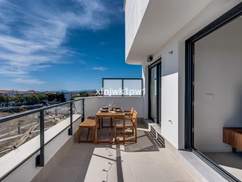 One-bedroom apartment with private terrace located in one of Estepona's most promising new residential complexes, right on the up-and-coming Calle Archidona. This modern, stylish development offers the perfect combination of Mediterranean lifestyle, comfo