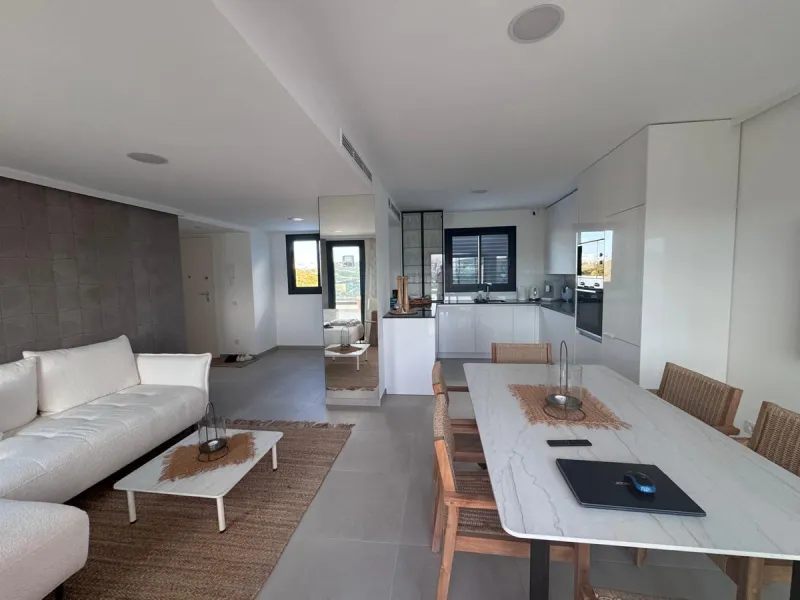 Apartment - Penthouse в продаже в Mijas, Málaga. В доме 2 спален и 2 ванных комнат. Площадь дома 99 м²