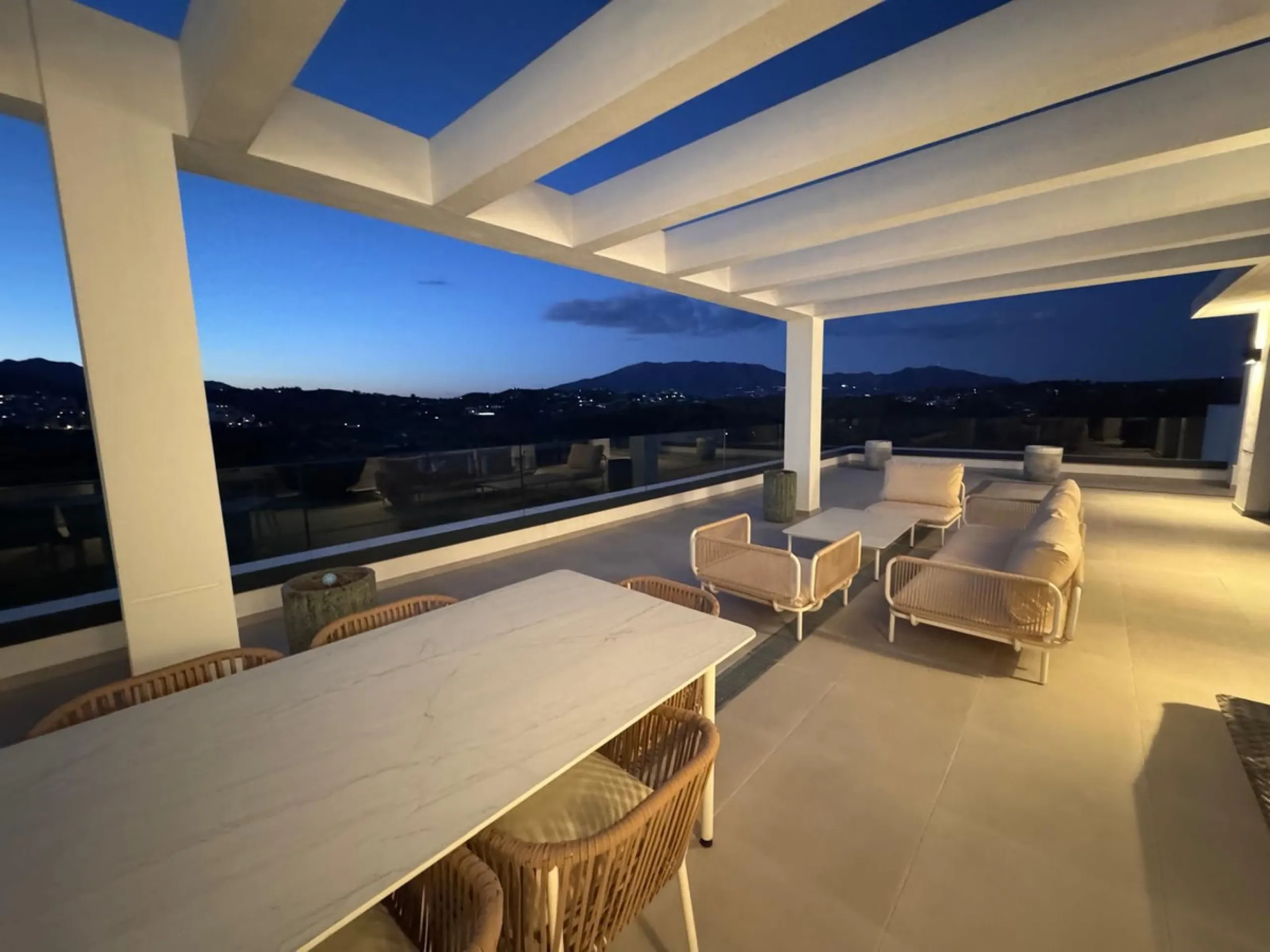 Apartment - Penthouse в продаже в Mijas, Málaga. В доме 2 спален и 2 ванных комнат. Площадь дома 99 м²