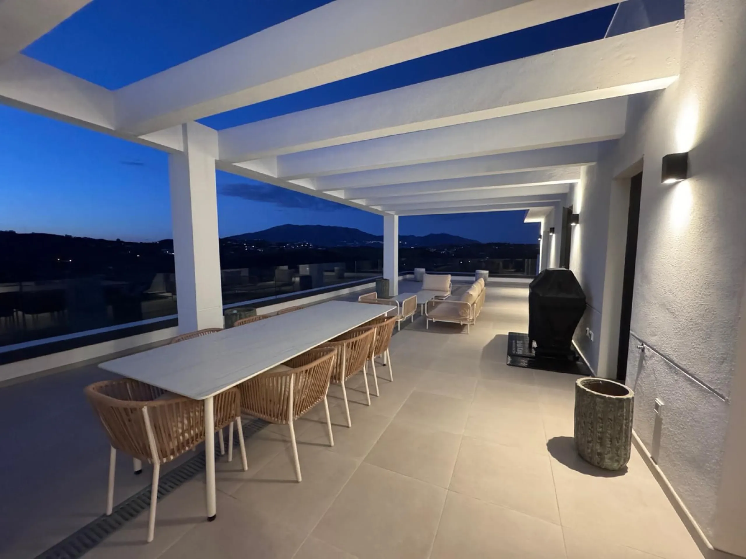Apartment - Penthouse в продаже в Mijas, Málaga. В доме 2 спален и 2 ванных комнат. Площадь дома 99 м²