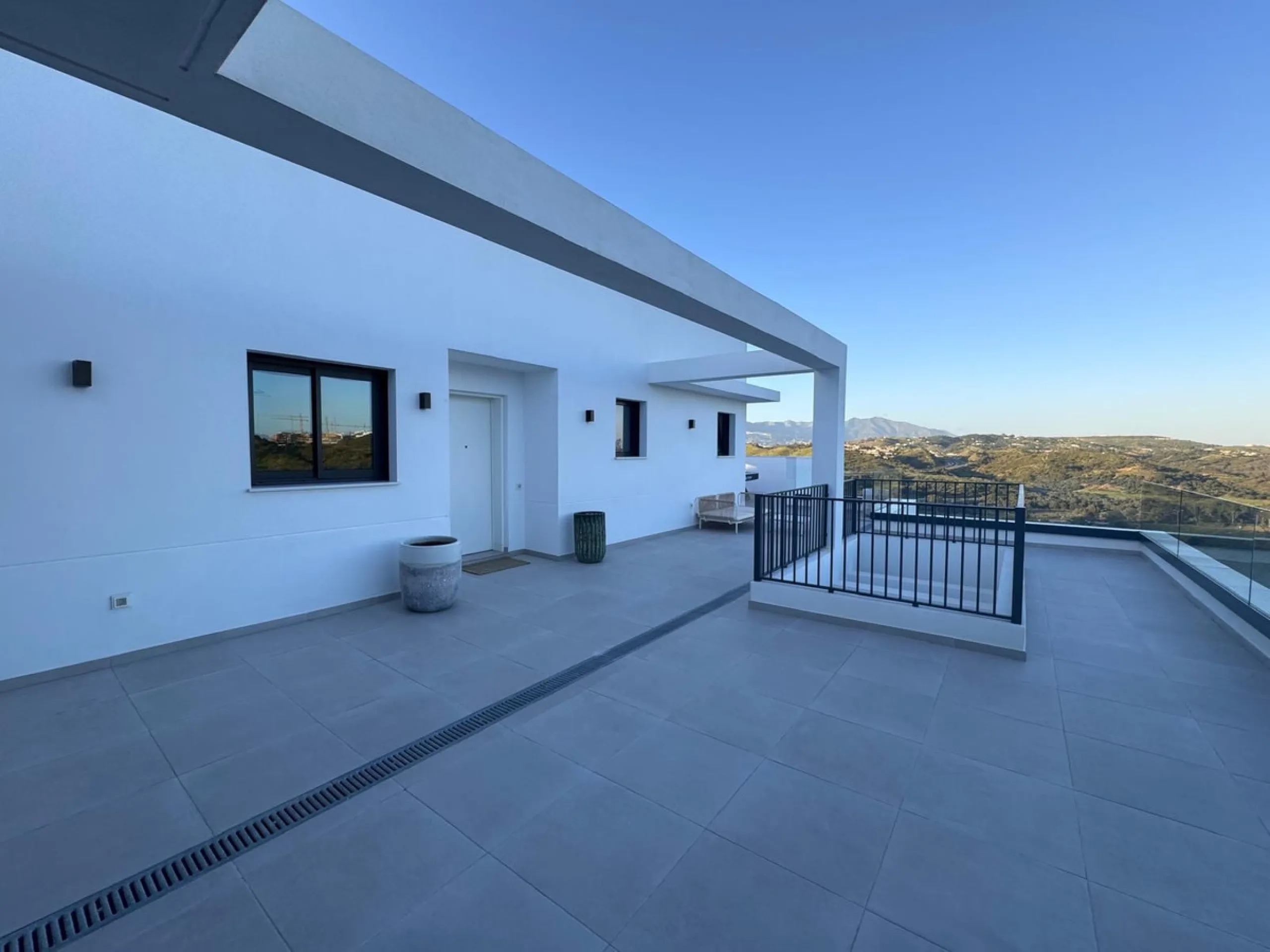 Apartment - Penthouse в продаже в Mijas, Málaga. В доме 2 спален и 2 ванных комнат. Площадь дома 99 м²