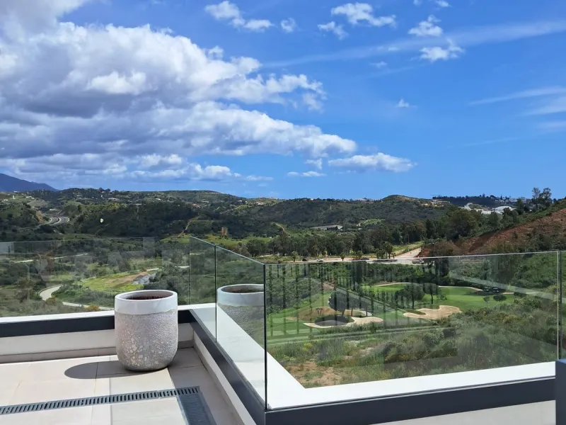 Apartment - Penthouse в продаже в Mijas, Málaga. В доме 2 спален и 2 ванных комнат. Площадь дома 99 м²