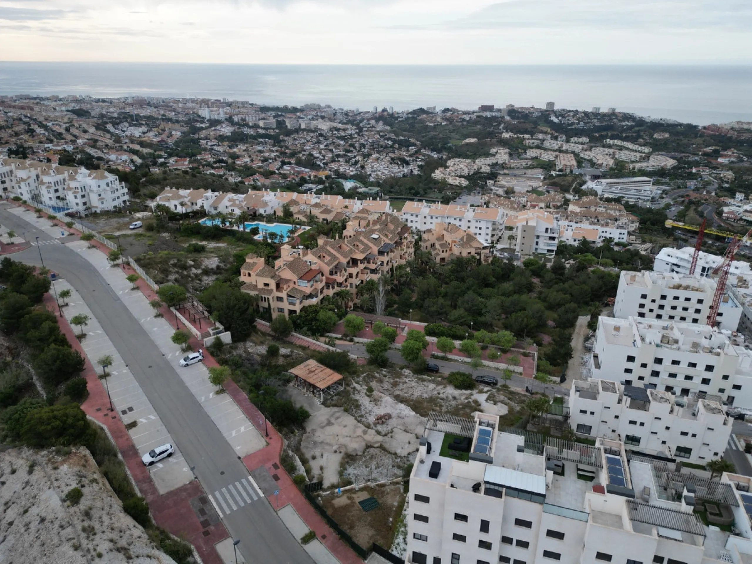 Plot - Land в продаже в Benalmadena, Málaga. Площадь участка 1997 м²