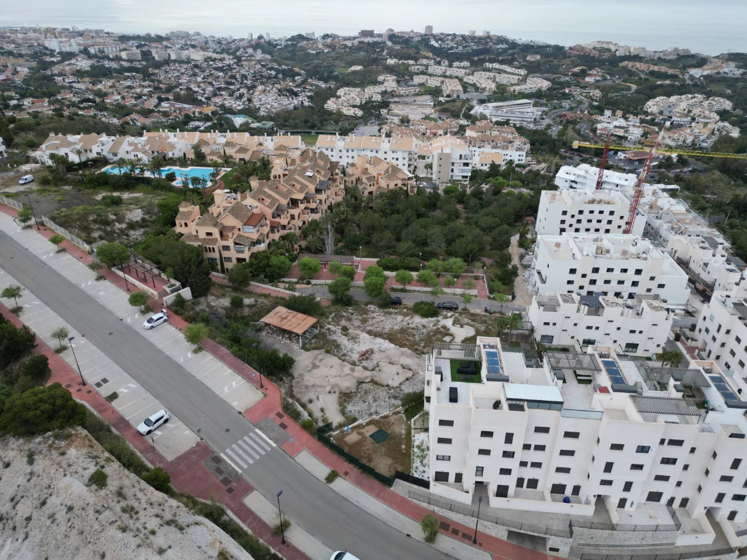 Plot - Land в продаже в Benalmadena, Málaga. Площадь участка 1997 м²