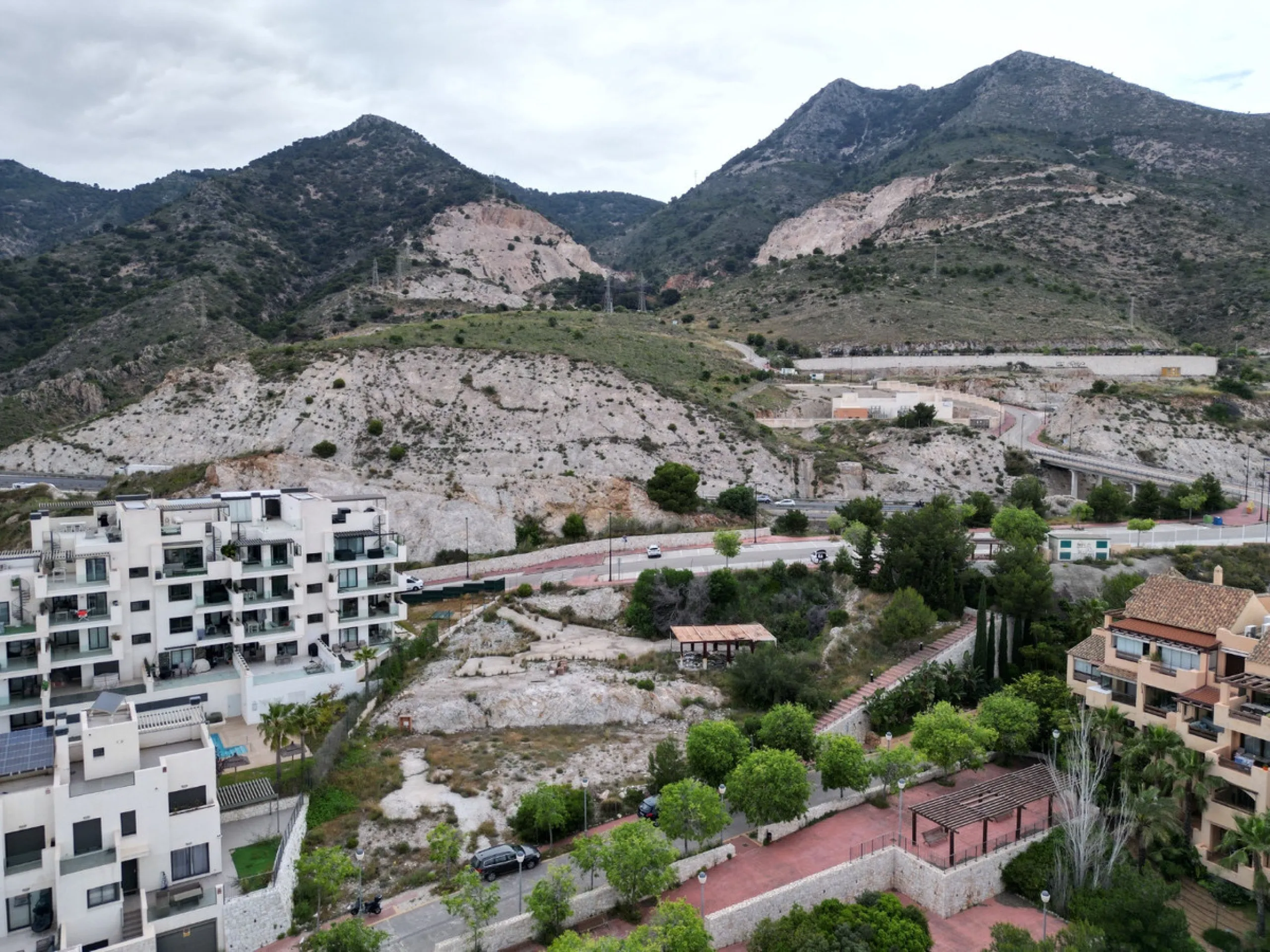 Plot - Land в продаже в Benalmadena, Málaga. Площадь участка 1997 м²
