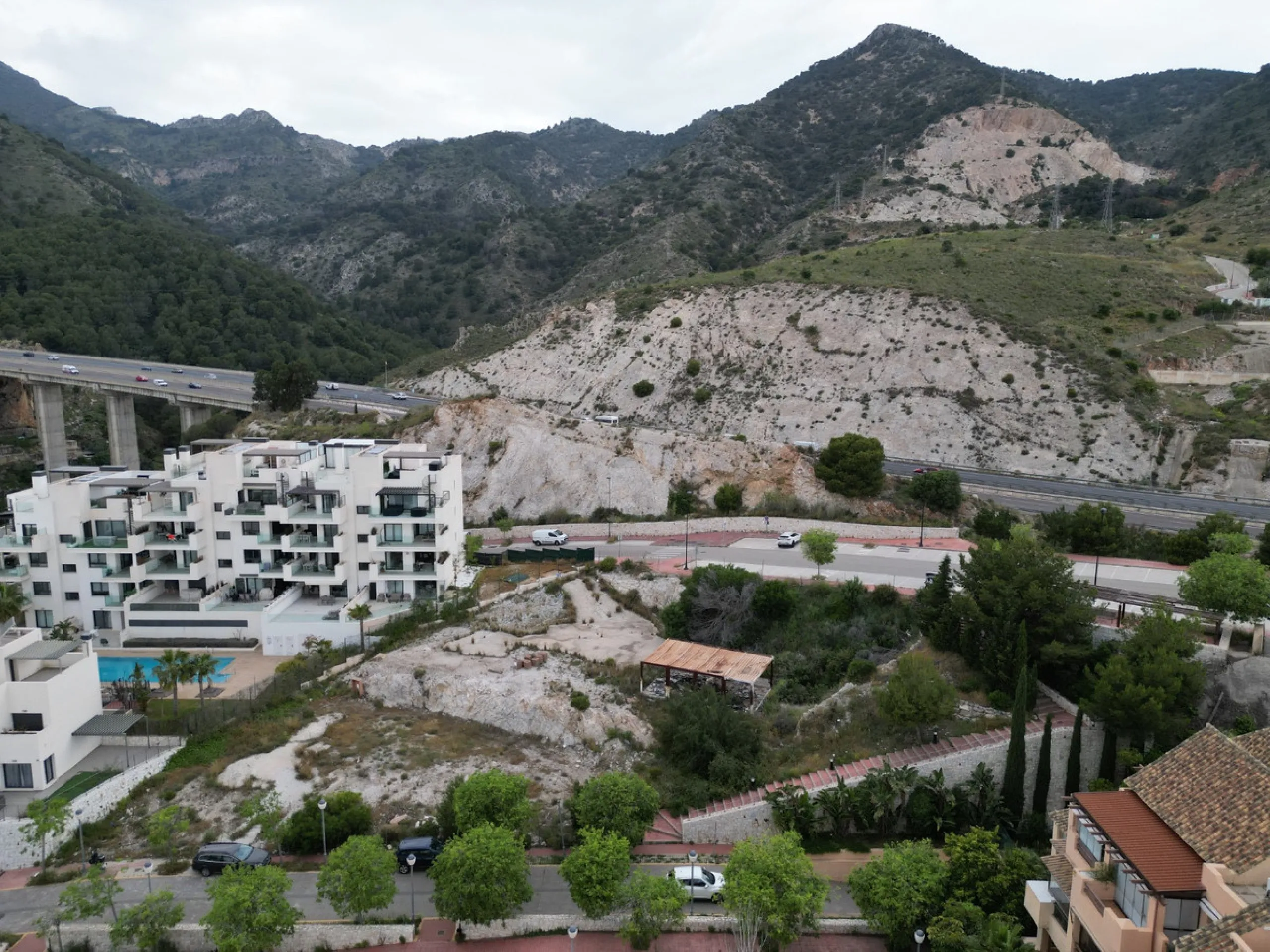 Plot - Land в продаже в Benalmadena, Málaga. Площадь участка 1997 м²