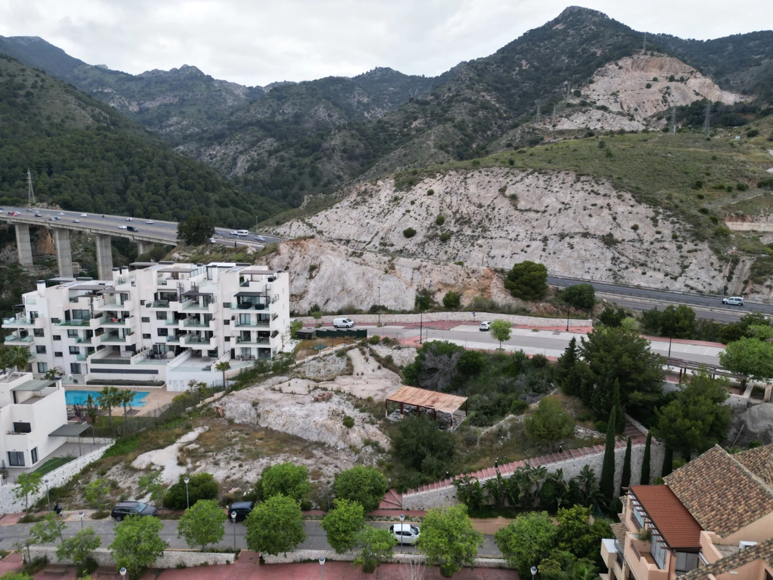 Plot - Land в продаже в Benalmadena, Málaga. Площадь участка 1997 м²
