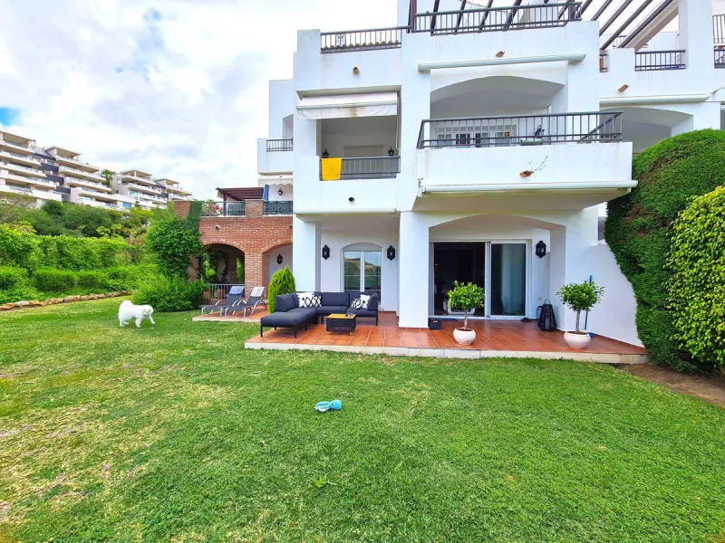 FANTASTIC 3-BEDROOM GROUND FLOOR APARTMENT WITH LARGE GARDEN