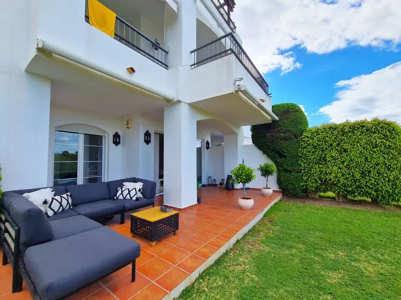 FANTASTIC 3-BEDROOM GROUND FLOOR APARTMENT WITH LARGE GARDEN