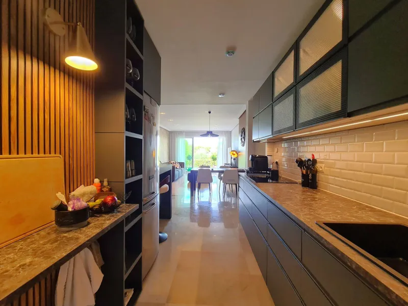 FANTASTIC 3-BEDROOM GROUND FLOOR APARTMENT WITH LARGE GARDEN
