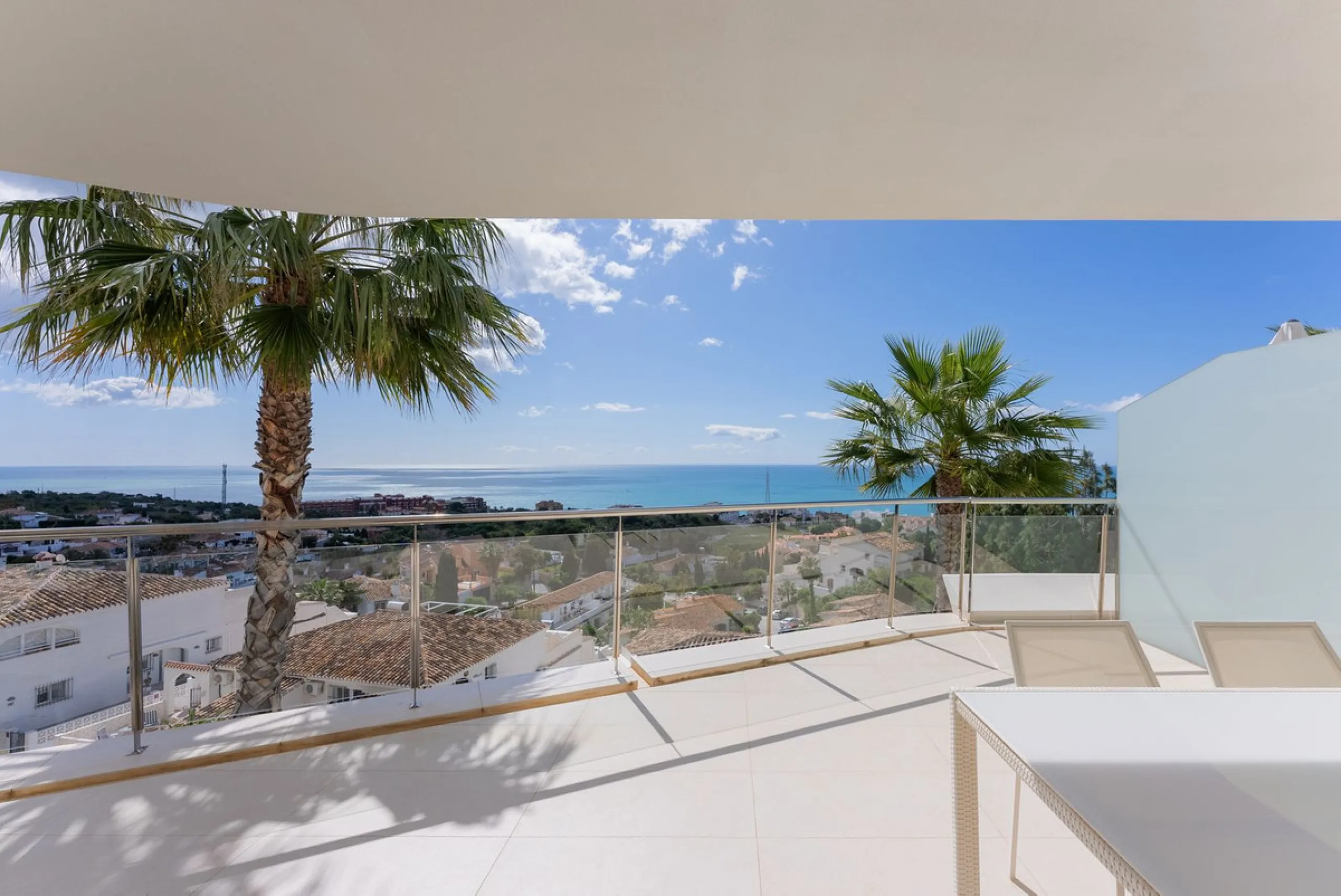 Apartment - Middle Floor Apartment в продаже в Fuengirola, Málaga. В доме 2 спален и 2 ванных комнат. Площадь дома 120 м²