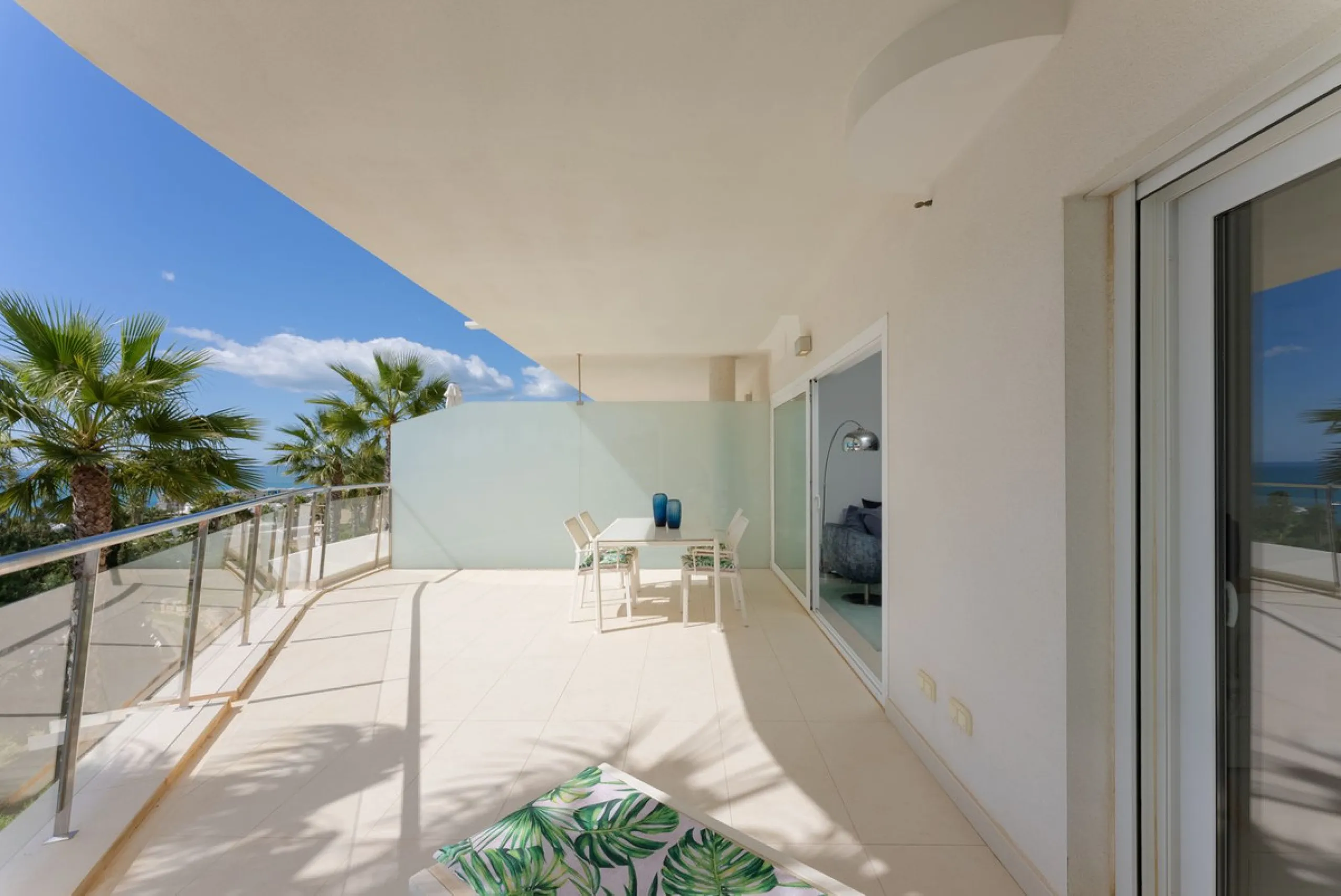 Apartment - Middle Floor Apartment в продаже в Fuengirola, Málaga. В доме 2 спален и 2 ванных комнат. Площадь дома 120 м²