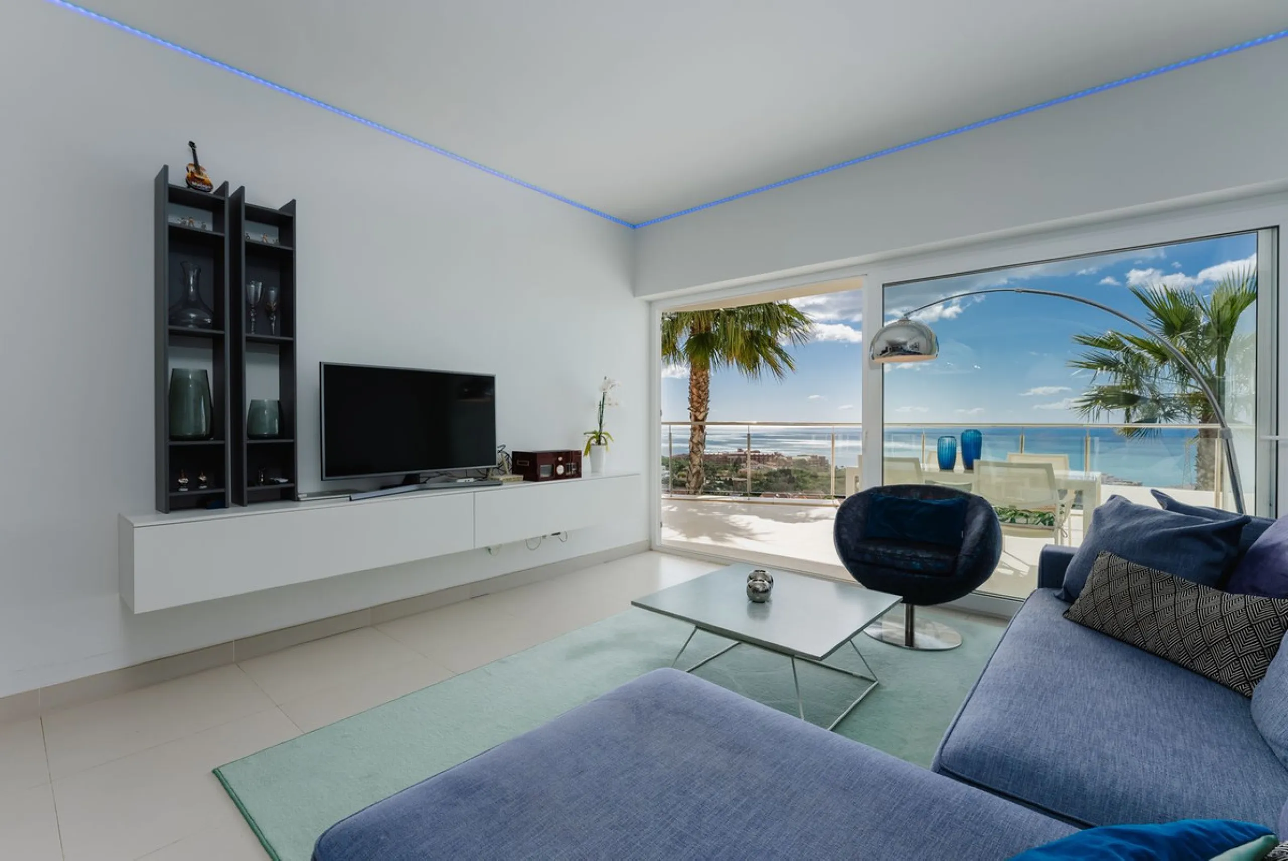 Apartment - Middle Floor Apartment в продаже в Fuengirola, Málaga. В доме 2 спален и 2 ванных комнат. Площадь дома 120 м²