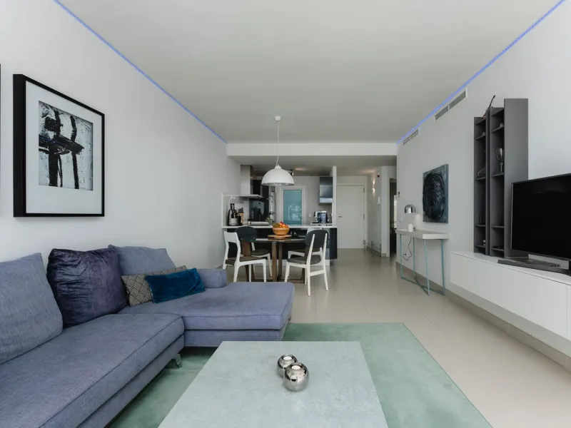 Apartment - Middle Floor Apartment в продаже в Fuengirola, Málaga. В доме 2 спален и 2 ванных комнат. Площадь дома 120 м²