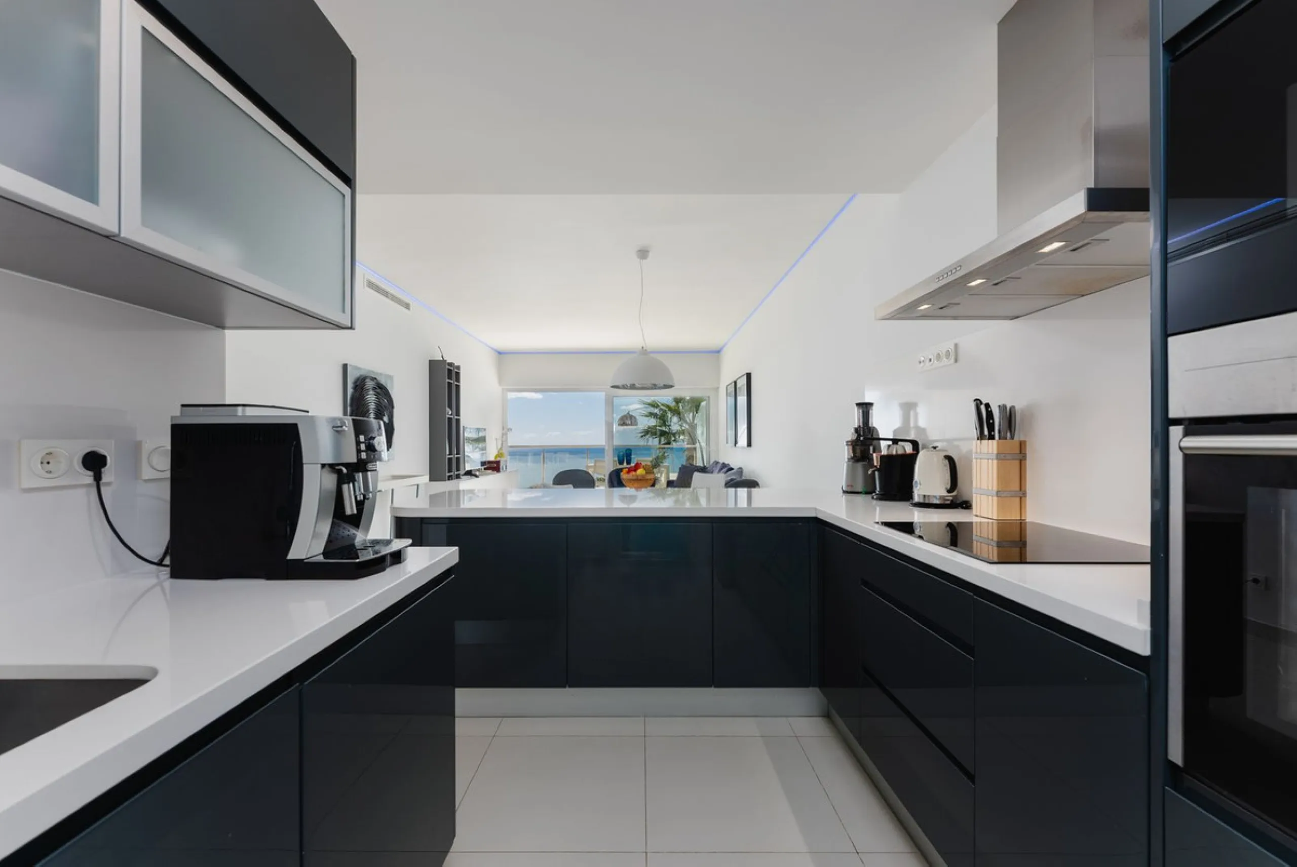 Apartment - Middle Floor Apartment в продаже в Fuengirola, Málaga. В доме 2 спален и 2 ванных комнат. Площадь дома 120 м²
