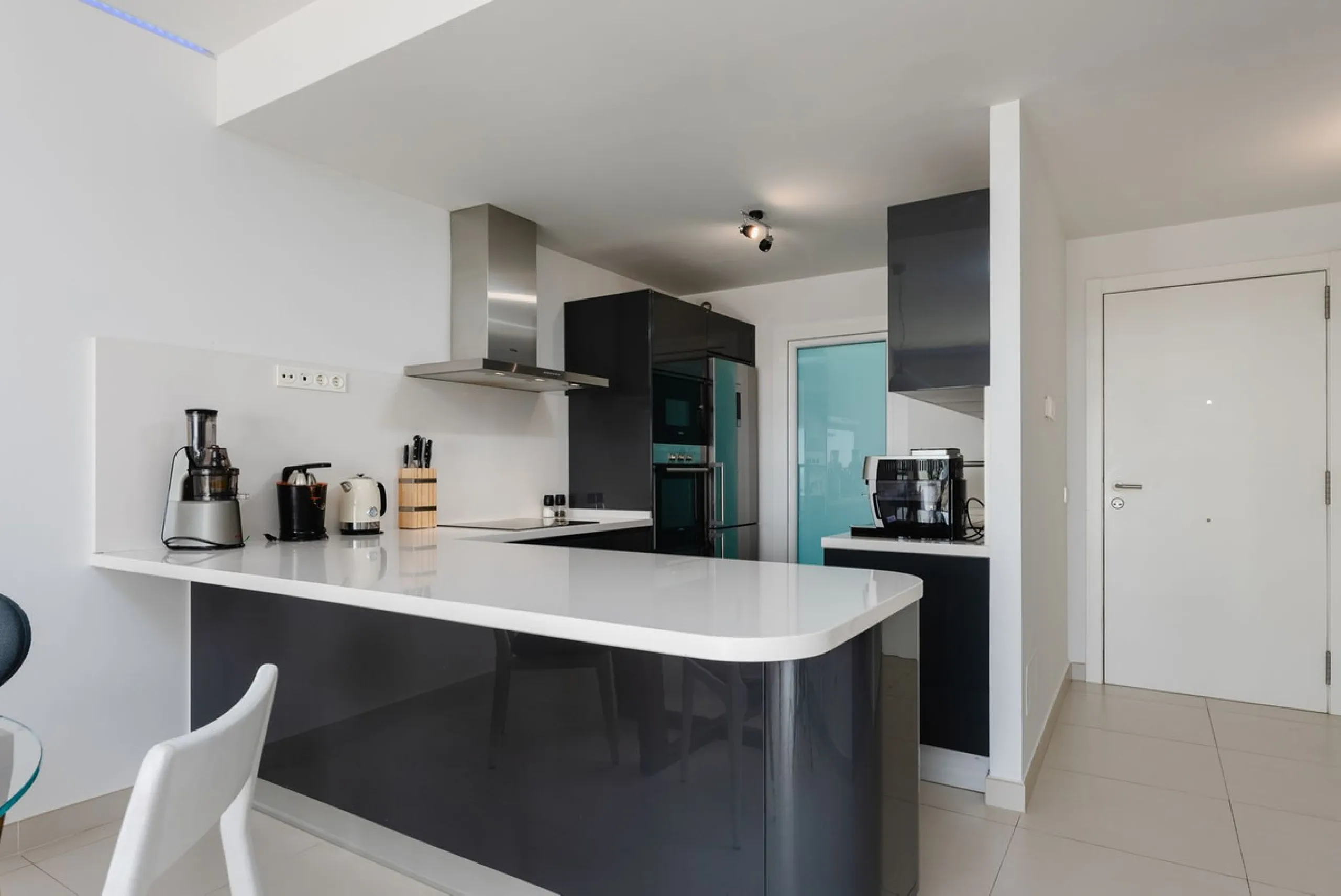 Apartment - Middle Floor Apartment в продаже в Fuengirola, Málaga. В доме 2 спален и 2 ванных комнат. Площадь дома 120 м²