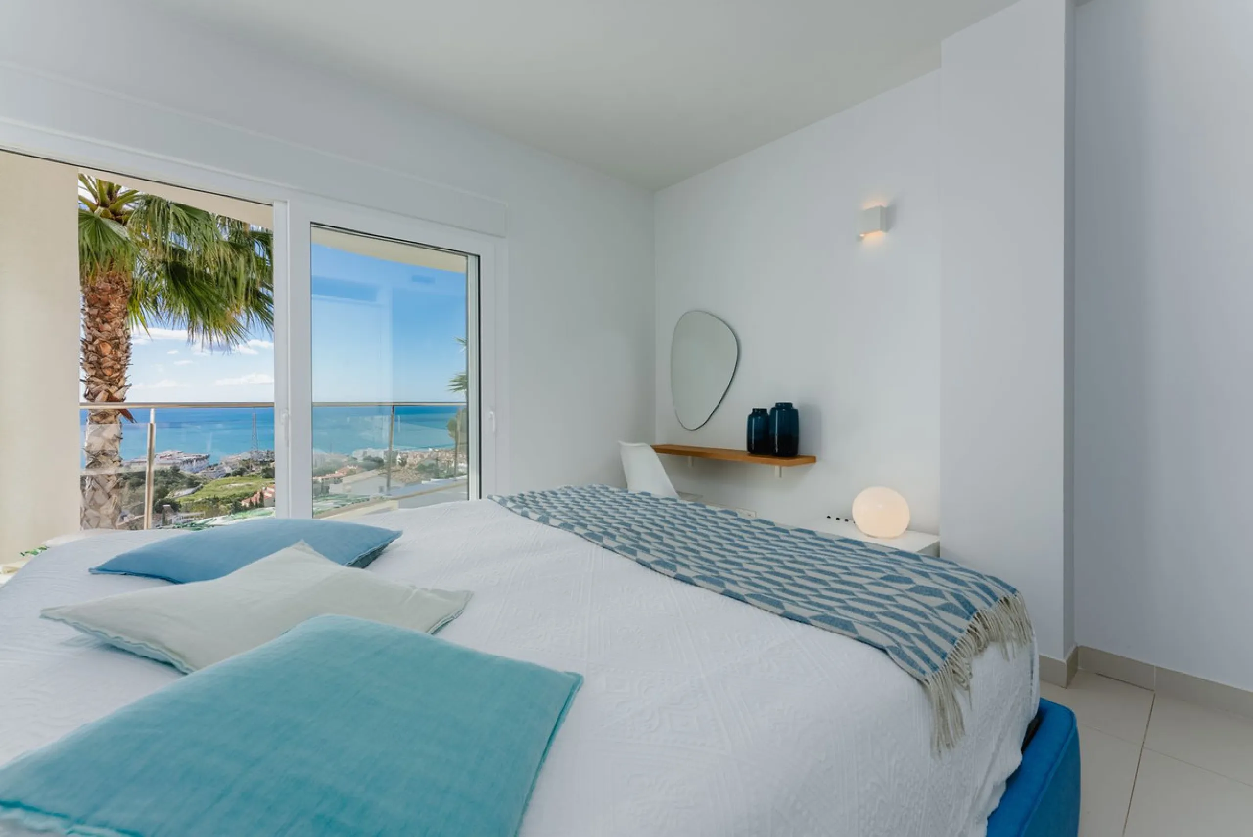 Apartment - Middle Floor Apartment в продаже в Fuengirola, Málaga. В доме 2 спален и 2 ванных комнат. Площадь дома 120 м²