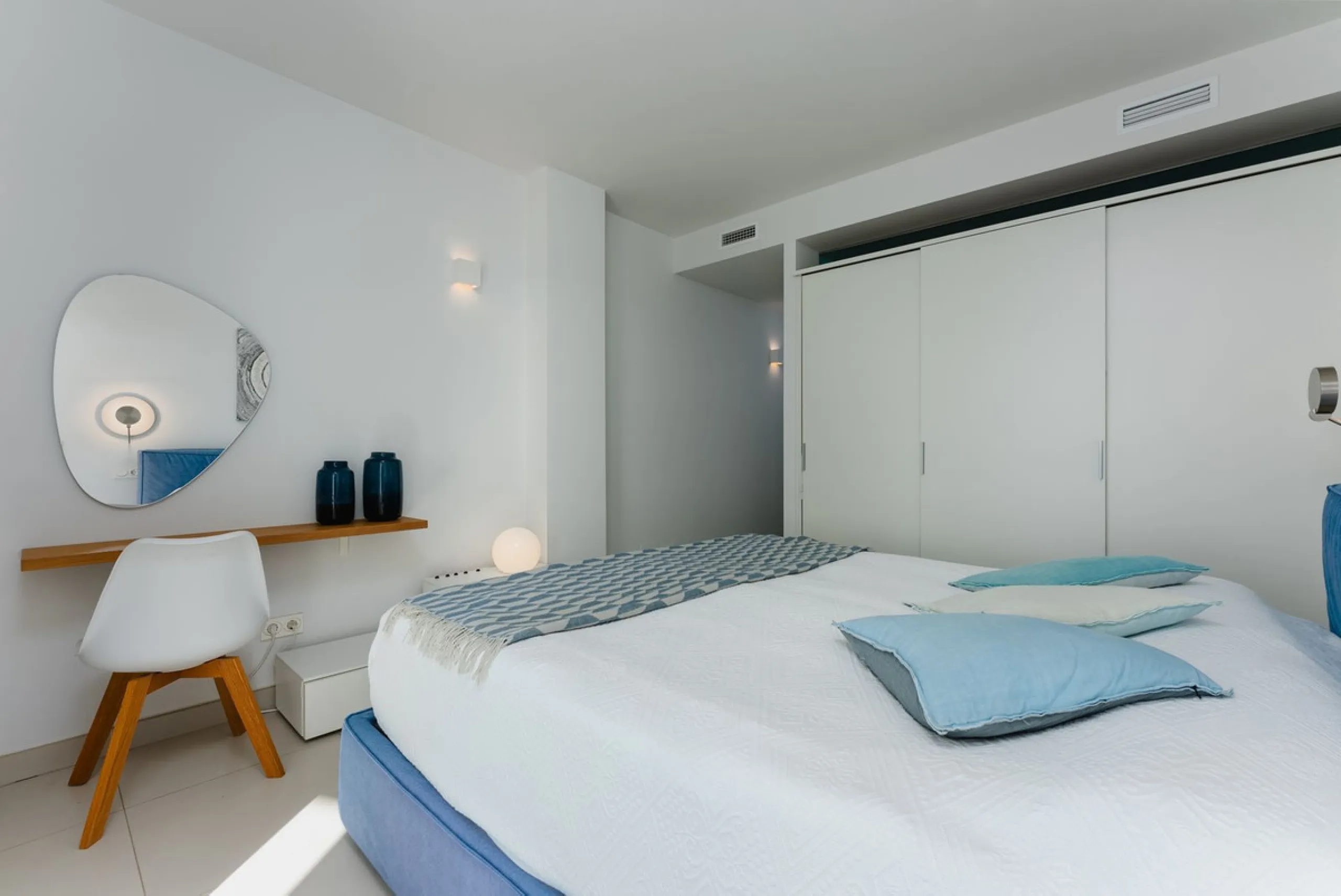 Apartment - Middle Floor Apartment в продаже в Fuengirola, Málaga. В доме 2 спален и 2 ванных комнат. Площадь дома 120 м²