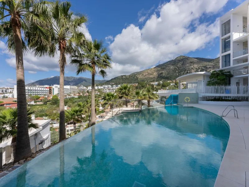 Apartment - Middle Floor Apartment в продаже в Fuengirola, Málaga. В доме 2 спален и 2 ванных комнат. Площадь дома 120 м²