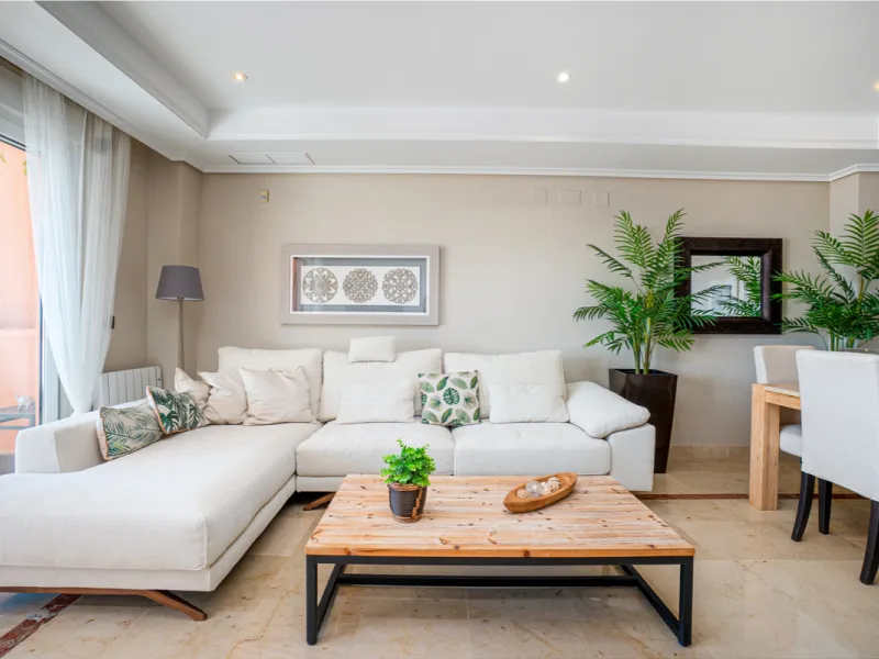 Penthouse Greenvalley is a luxury duplex in Marbella with breathtaking panoramic views. The home features three terraces, three bedrooms, and elegant modern finishes. The spaces are bright and open, designed for comfort and natural light throughout the da