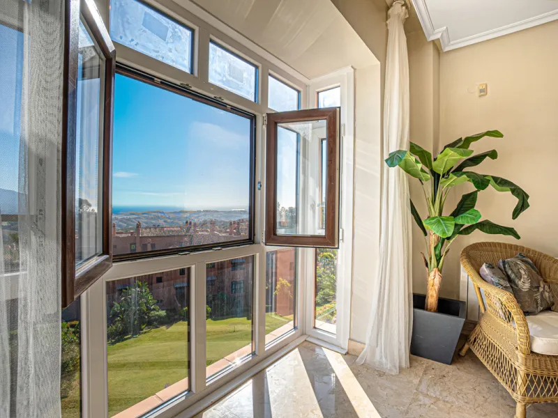 Penthouse Greenvalley is a luxury duplex in Marbella with breathtaking panoramic views. The home features three terraces, three bedrooms, and elegant modern finishes. The spaces are bright and open, designed for comfort and natural light throughout the da