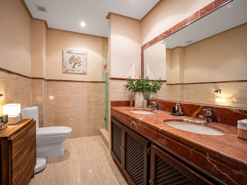 Penthouse Greenvalley is a luxury duplex in Marbella with breathtaking panoramic views. The home features three terraces, three bedrooms, and elegant modern finishes. The spaces are bright and open, designed for comfort and natural light throughout the da