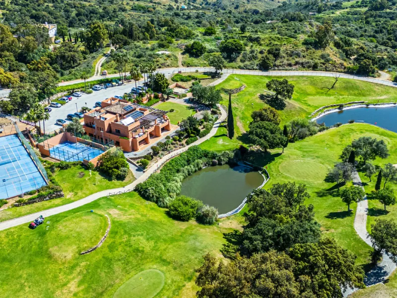 Penthouse Greenvalley is a luxury duplex in Marbella with breathtaking panoramic views. The home features three terraces, three bedrooms, and elegant modern finishes. The spaces are bright and open, designed for comfort and natural light throughout the da