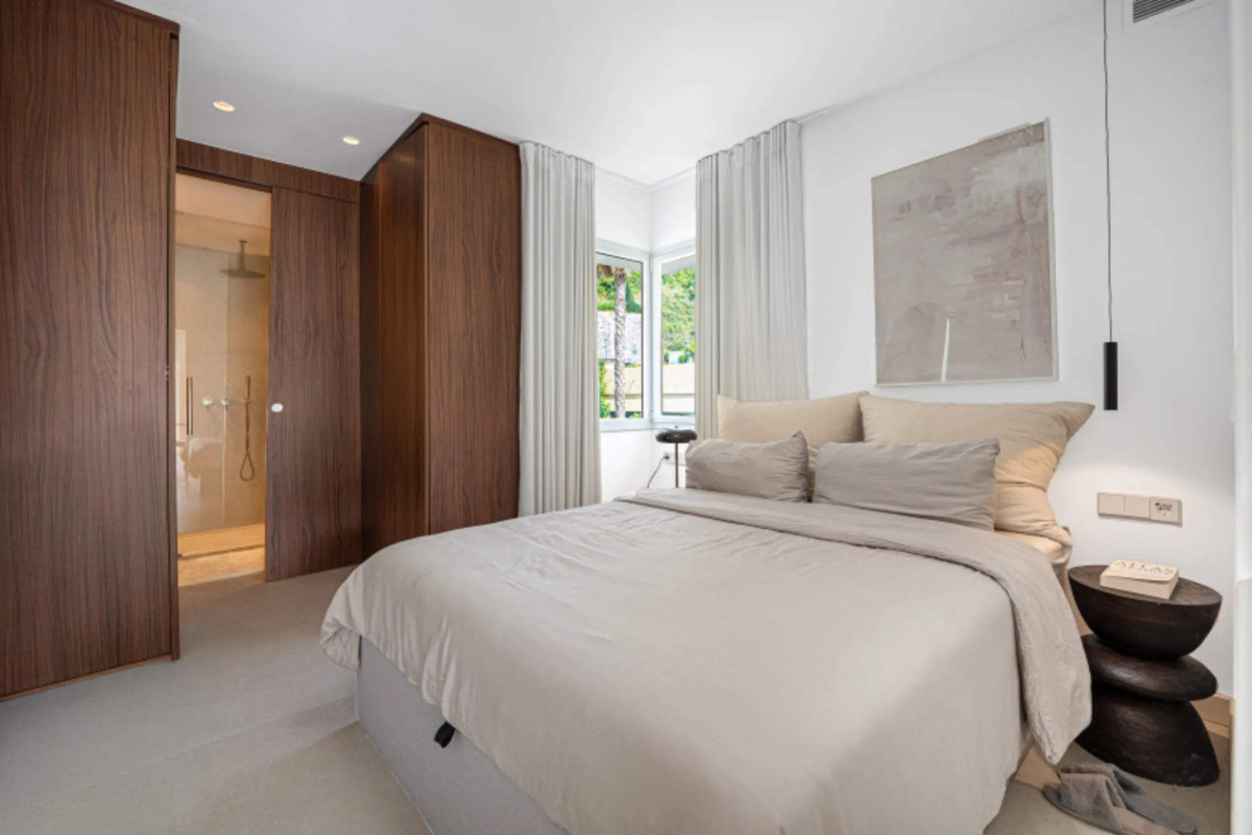 Apartment - Middle Floor Apartment в продаже в Benahavís, Málaga. В доме 2 спален и 3 ванных комнат. Площадь дома 110 м²