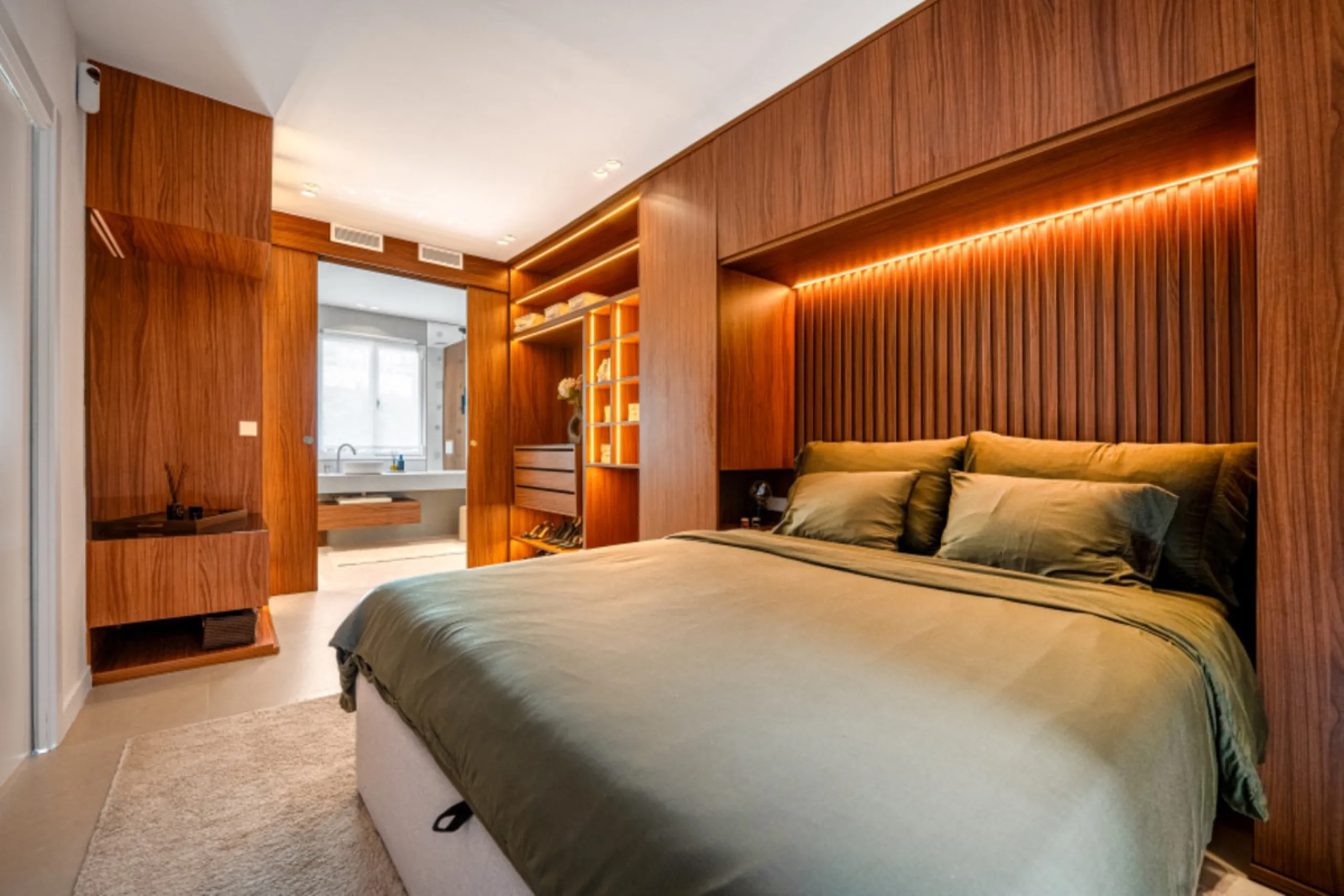Apartment - Middle Floor Apartment в продаже в Benahavís, Málaga. В доме 2 спален и 3 ванных комнат. Площадь дома 110 м²