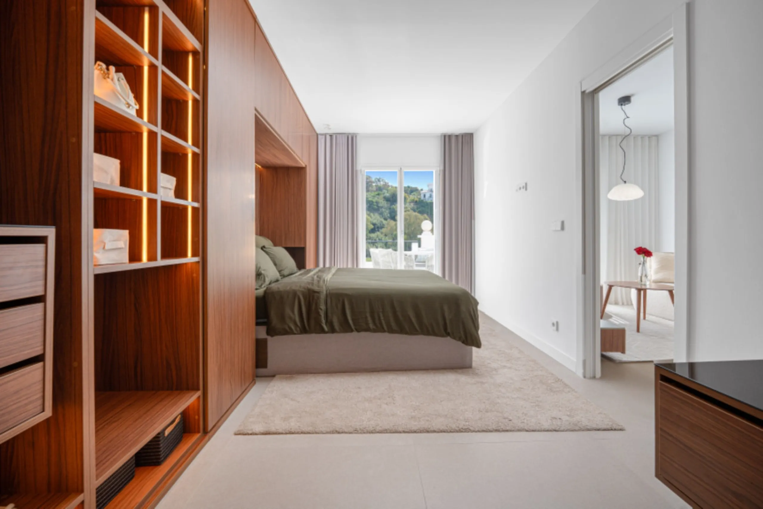 Apartment - Middle Floor Apartment в продаже в Benahavís, Málaga. В доме 2 спален и 3 ванных комнат. Площадь дома 110 м²