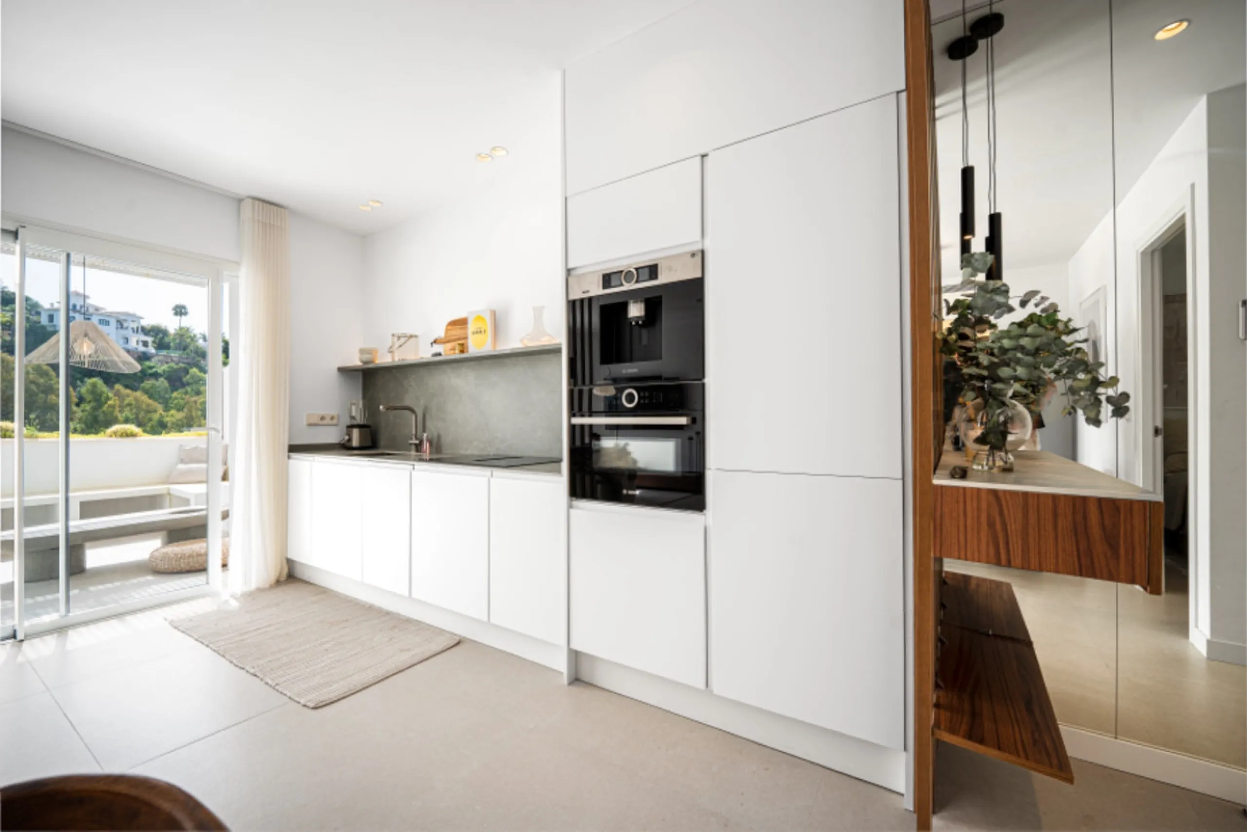 Apartment - Middle Floor Apartment в продаже в Benahavís, Málaga. В доме 2 спален и 3 ванных комнат. Площадь дома 110 м²