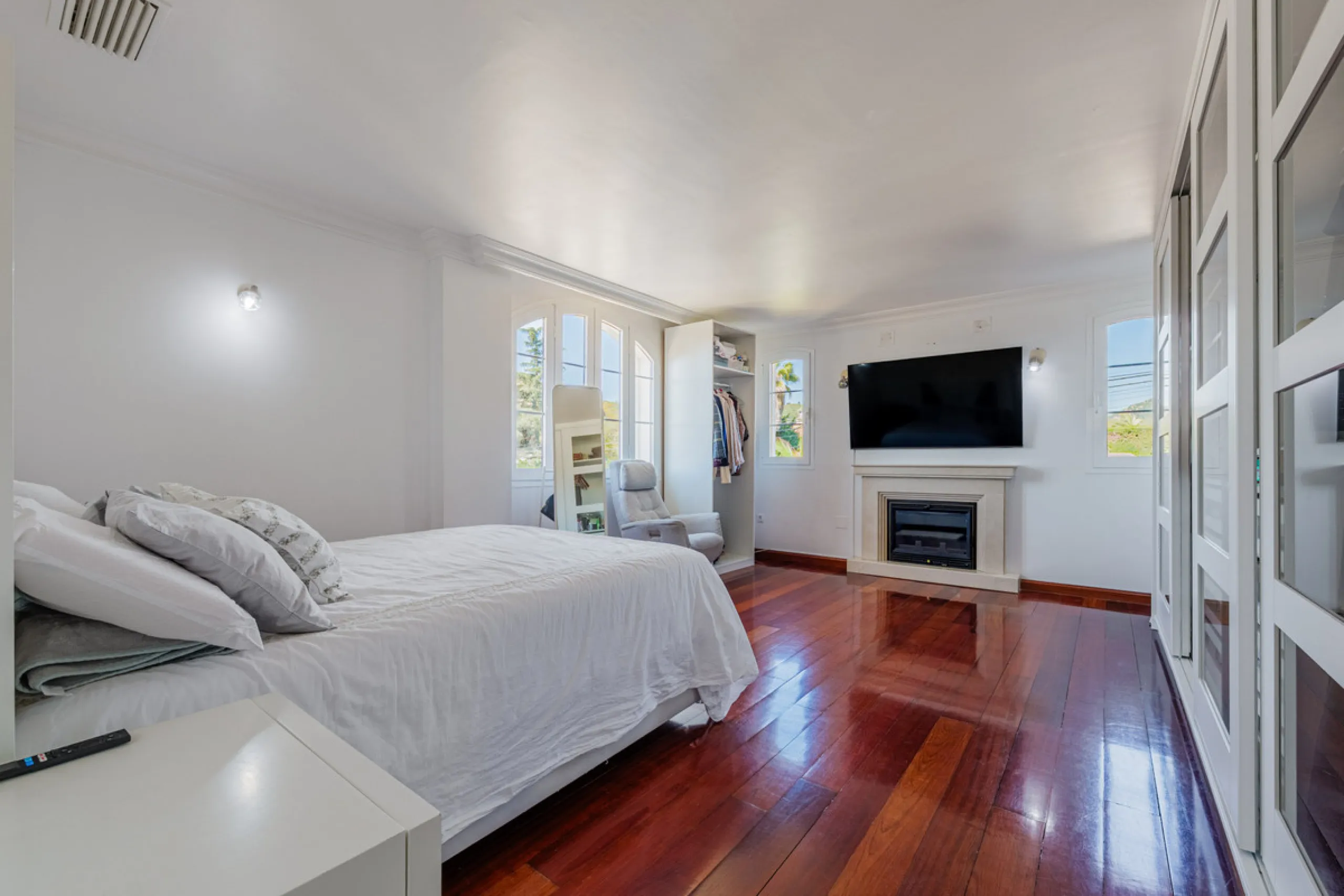 House - Detached Villa в продаже в Málaga, Málaga. В доме 8 спален и 5 ванных комнат. Площадь дома 685 м². Площадь участка 1250 м²