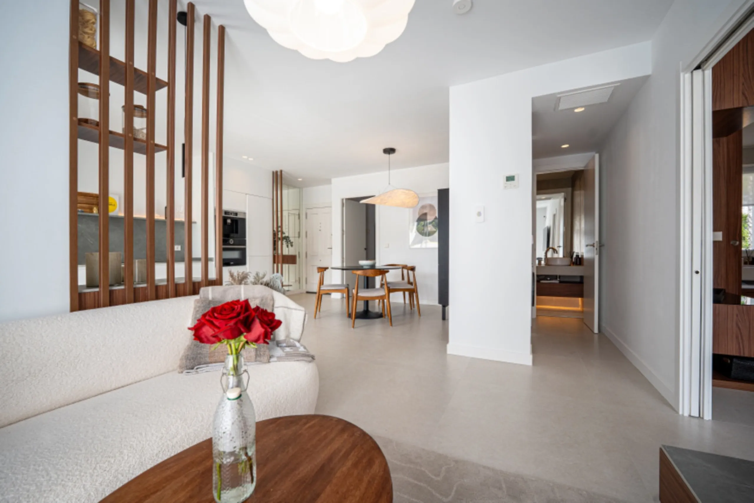 Apartment - Middle Floor Apartment в продаже в Benahavís, Málaga. В доме 2 спален и 3 ванных комнат. Площадь дома 110 м²