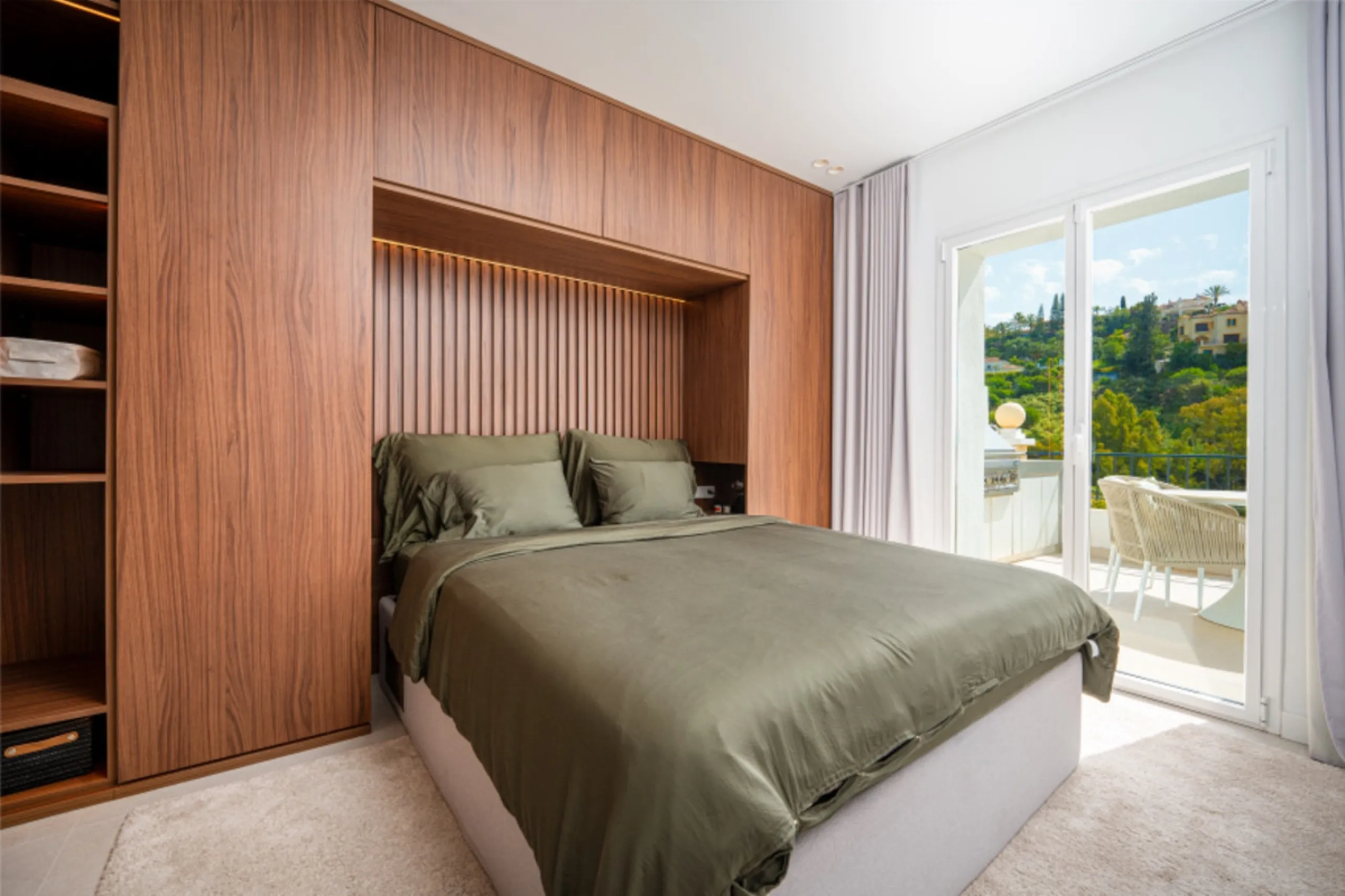 Apartment - Middle Floor Apartment в продаже в Benahavís, Málaga. В доме 2 спален и 3 ванных комнат. Площадь дома 110 м²