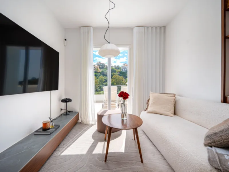 Apartment - Middle Floor Apartment в продаже в Benahavís, Málaga. В доме 2 спален и 3 ванных комнат. Площадь дома 110 м²