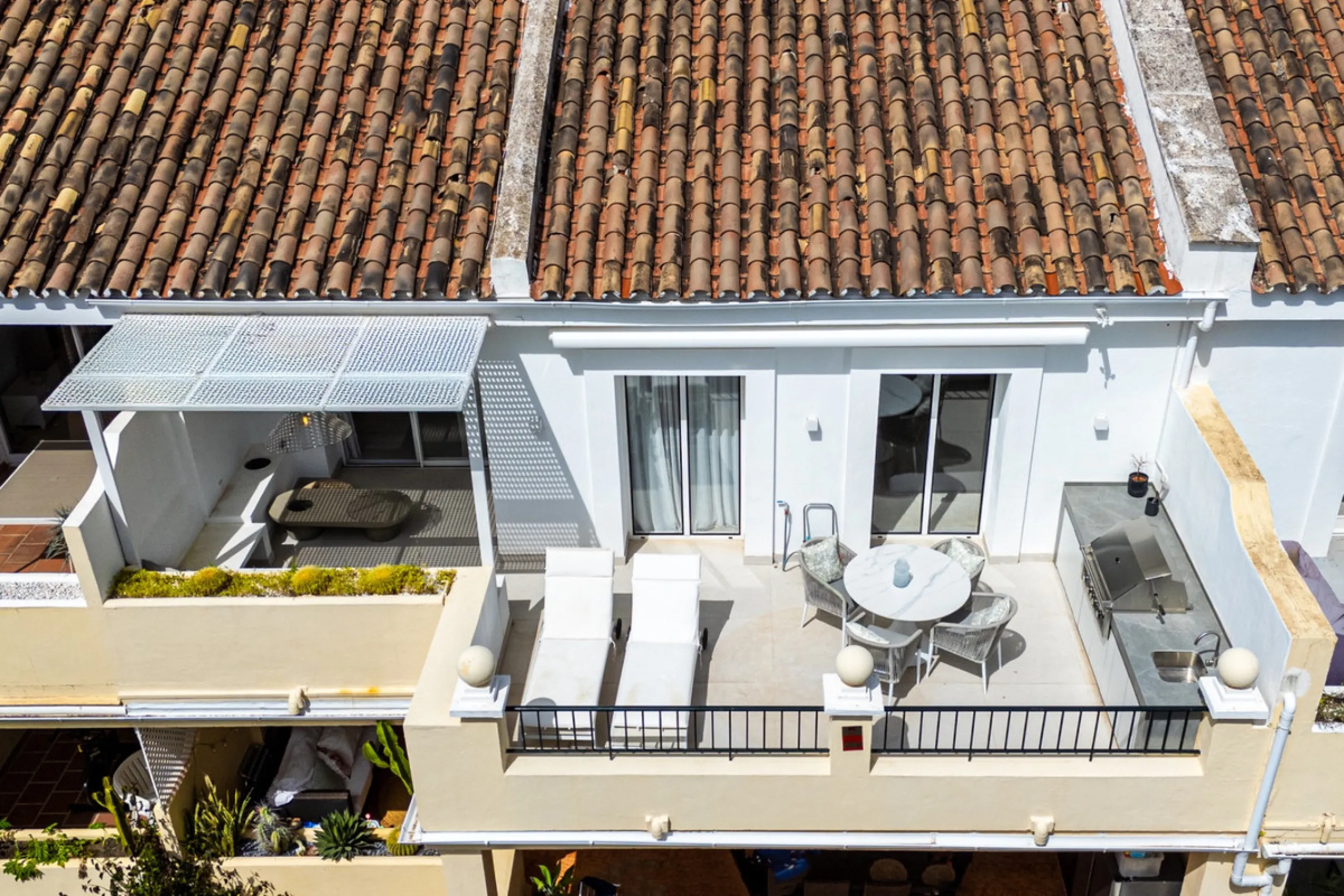 Apartment - Middle Floor Apartment в продаже в Benahavís, Málaga. В доме 2 спален и 3 ванных комнат. Площадь дома 110 м²
