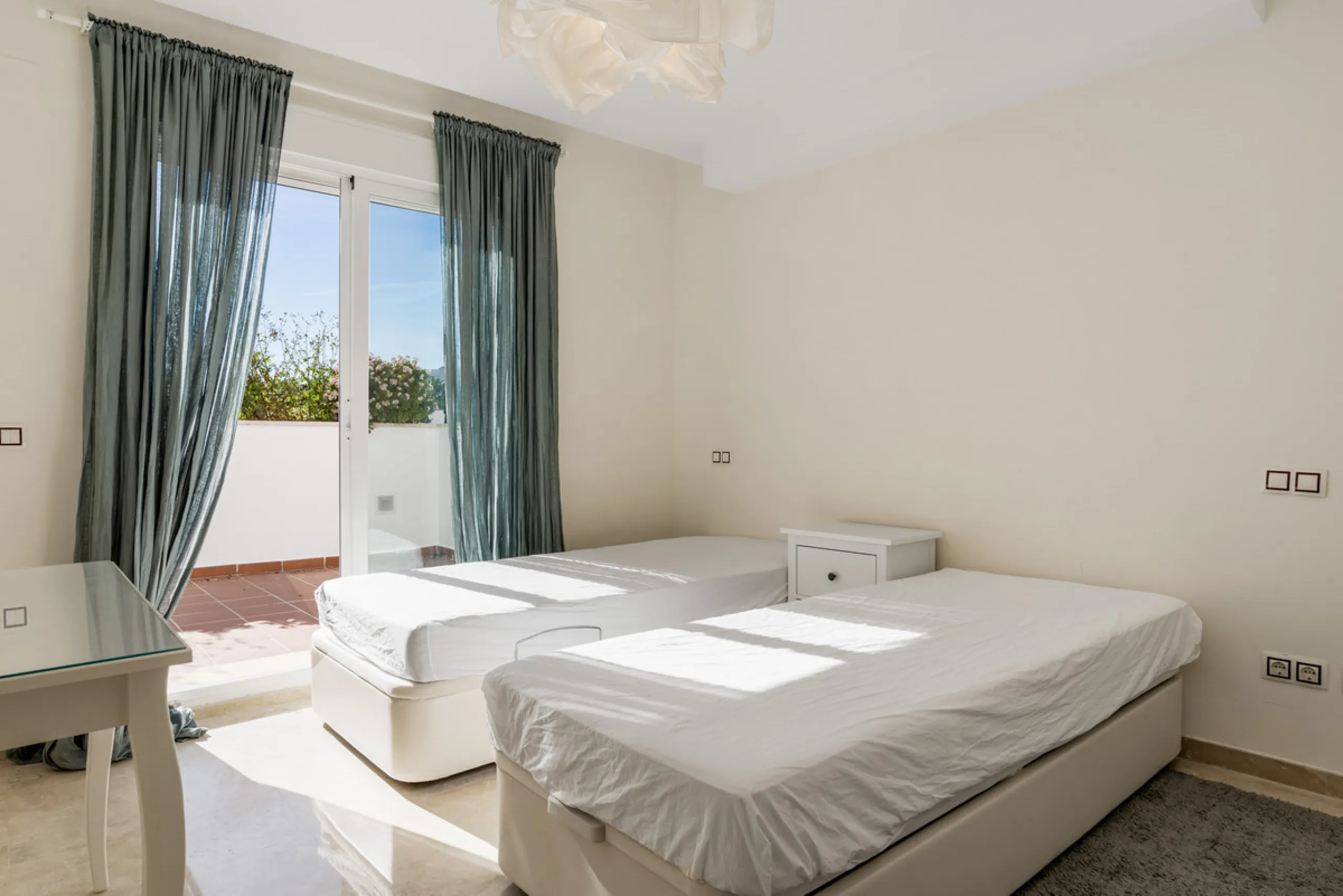 Apartment - Duplex в продаже в Marbella, Málaga. В доме 4 спален и 4 ванных комнат. Площадь дома 186 м²