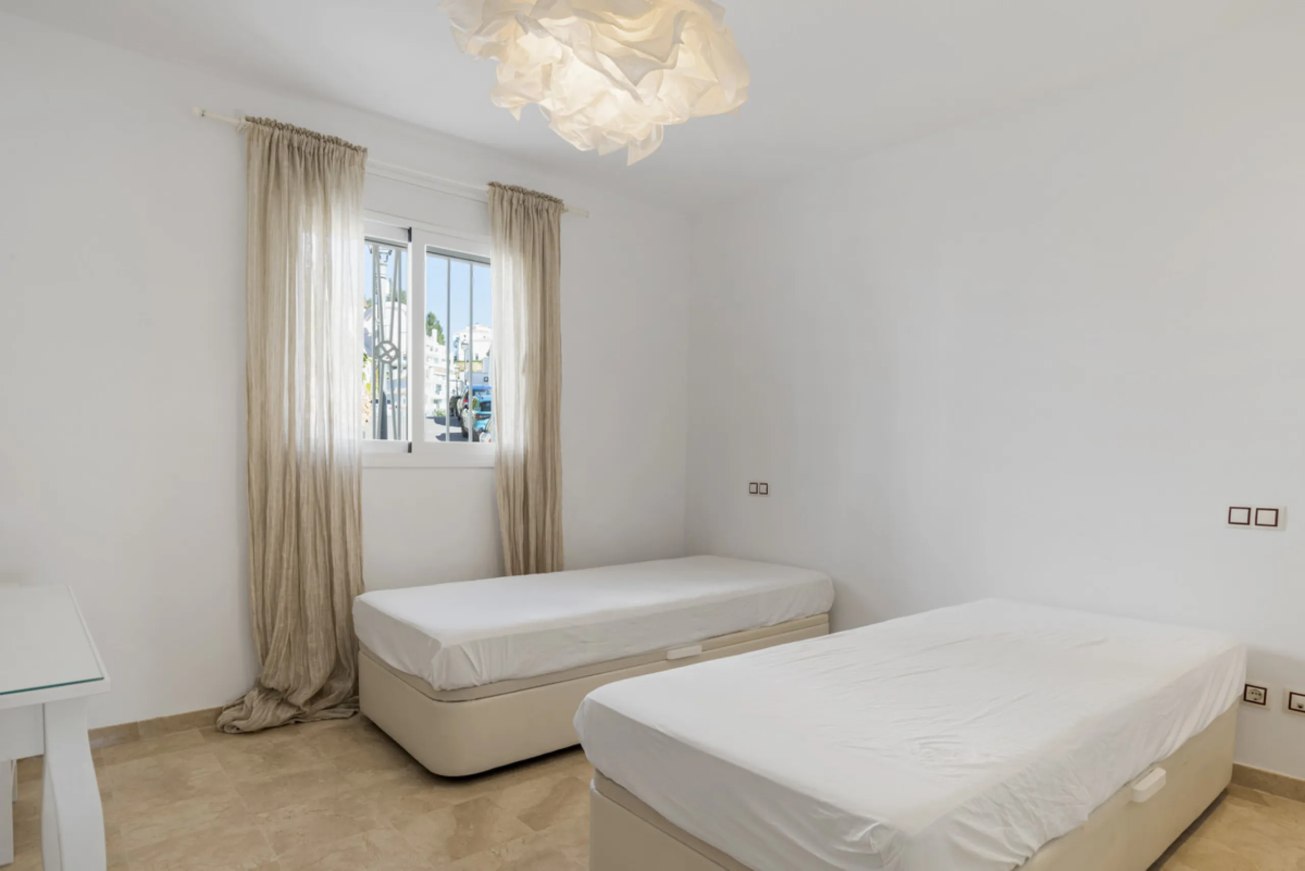 Apartment - Duplex в продаже в Marbella, Málaga. В доме 4 спален и 4 ванных комнат. Площадь дома 186 м²