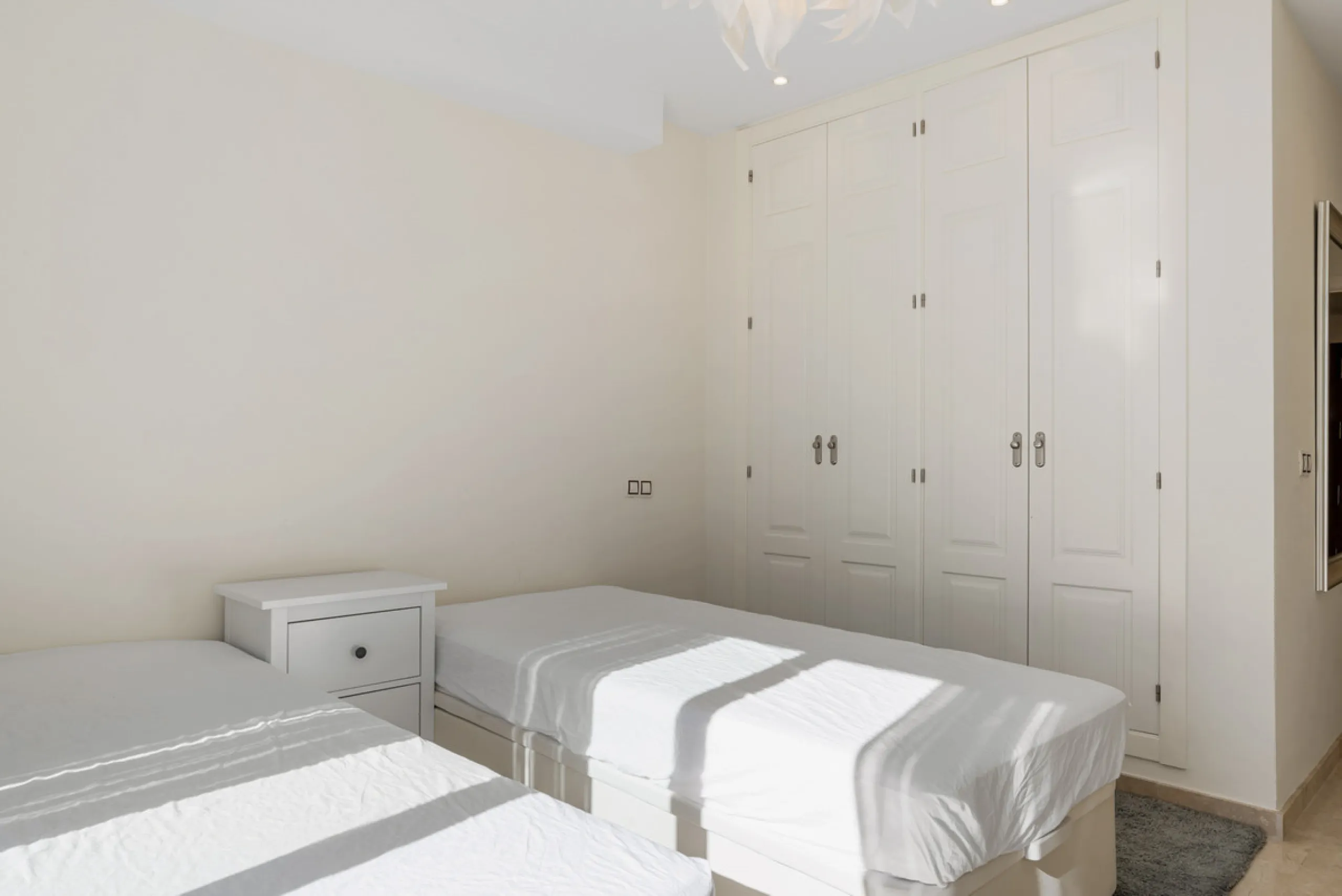 Apartment - Duplex в продаже в Marbella, Málaga. В доме 4 спален и 4 ванных комнат. Площадь дома 186 м²
