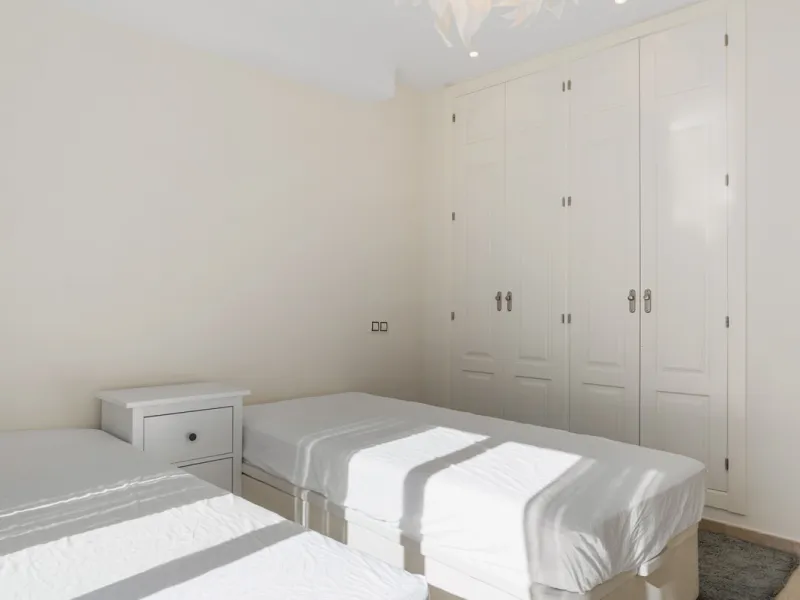 Apartment - Duplex в продаже в Marbella, Málaga. В доме 4 спален и 4 ванных комнат. Площадь дома 186 м²