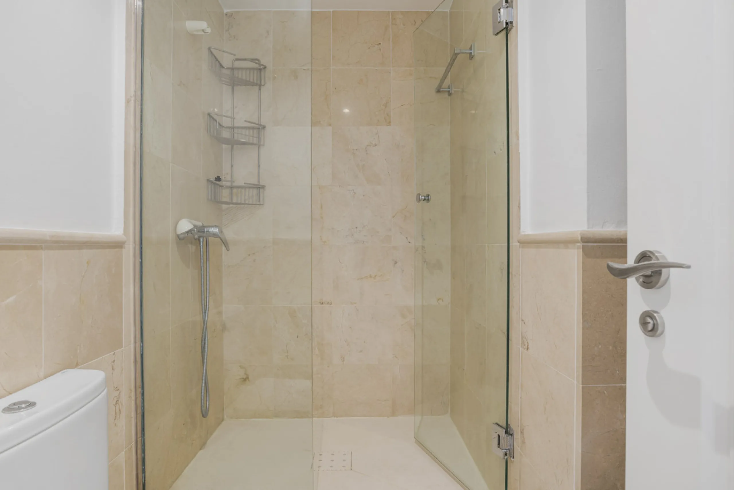 Apartment - Duplex в продаже в Marbella, Málaga. В доме 4 спален и 4 ванных комнат. Площадь дома 186 м²