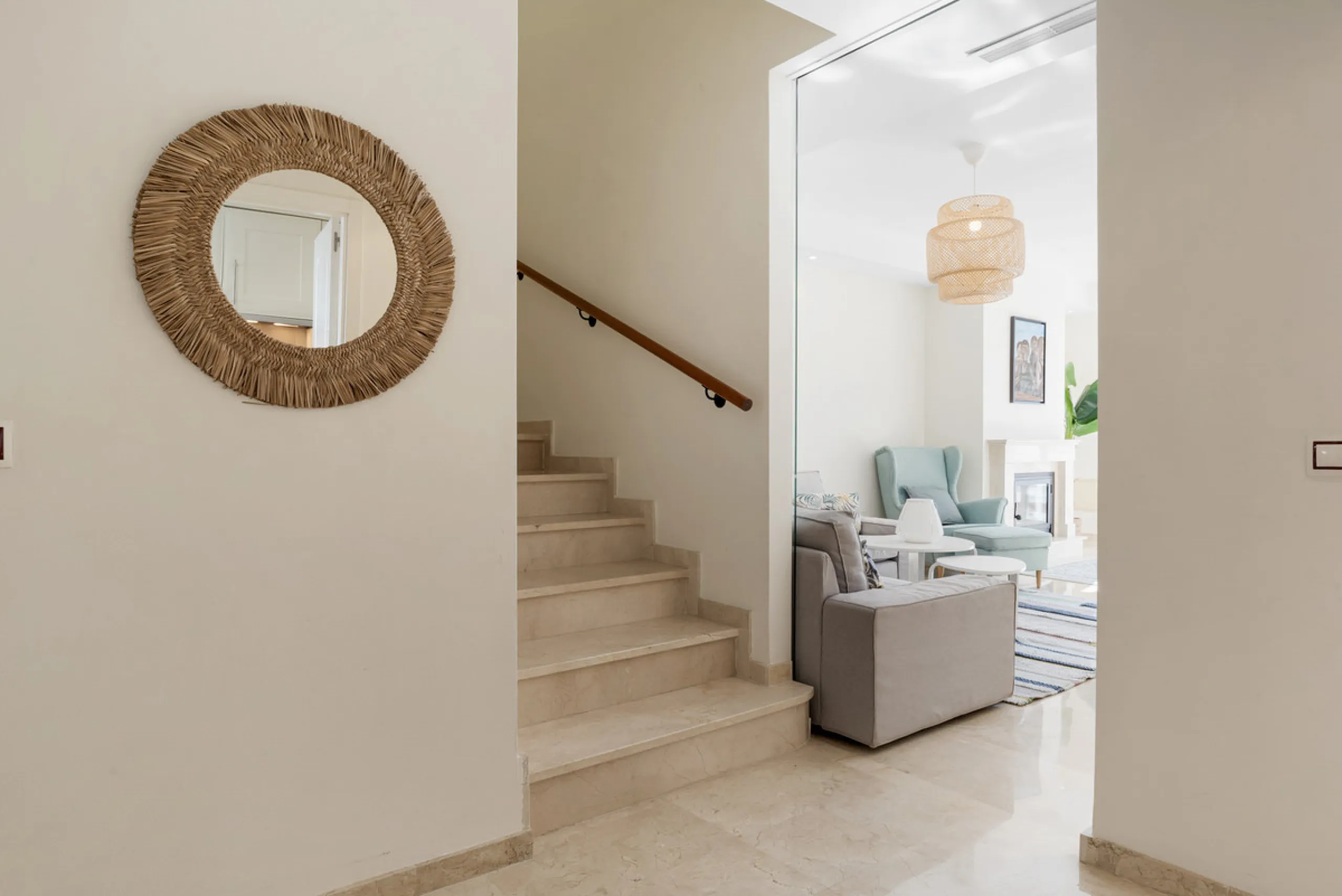 Apartment - Duplex в продаже в Marbella, Málaga. В доме 4 спален и 4 ванных комнат. Площадь дома 186 м²