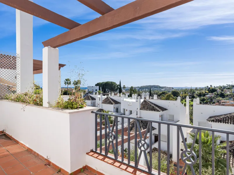 Apartment - Duplex в продаже в Marbella, Málaga. В доме 4 спален и 4 ванных комнат. Площадь дома 186 м²