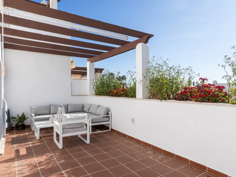 Apartment - Duplex в продаже в Marbella, Málaga. В доме 4 спален и 4 ванных комнат. Площадь дома 186 м²