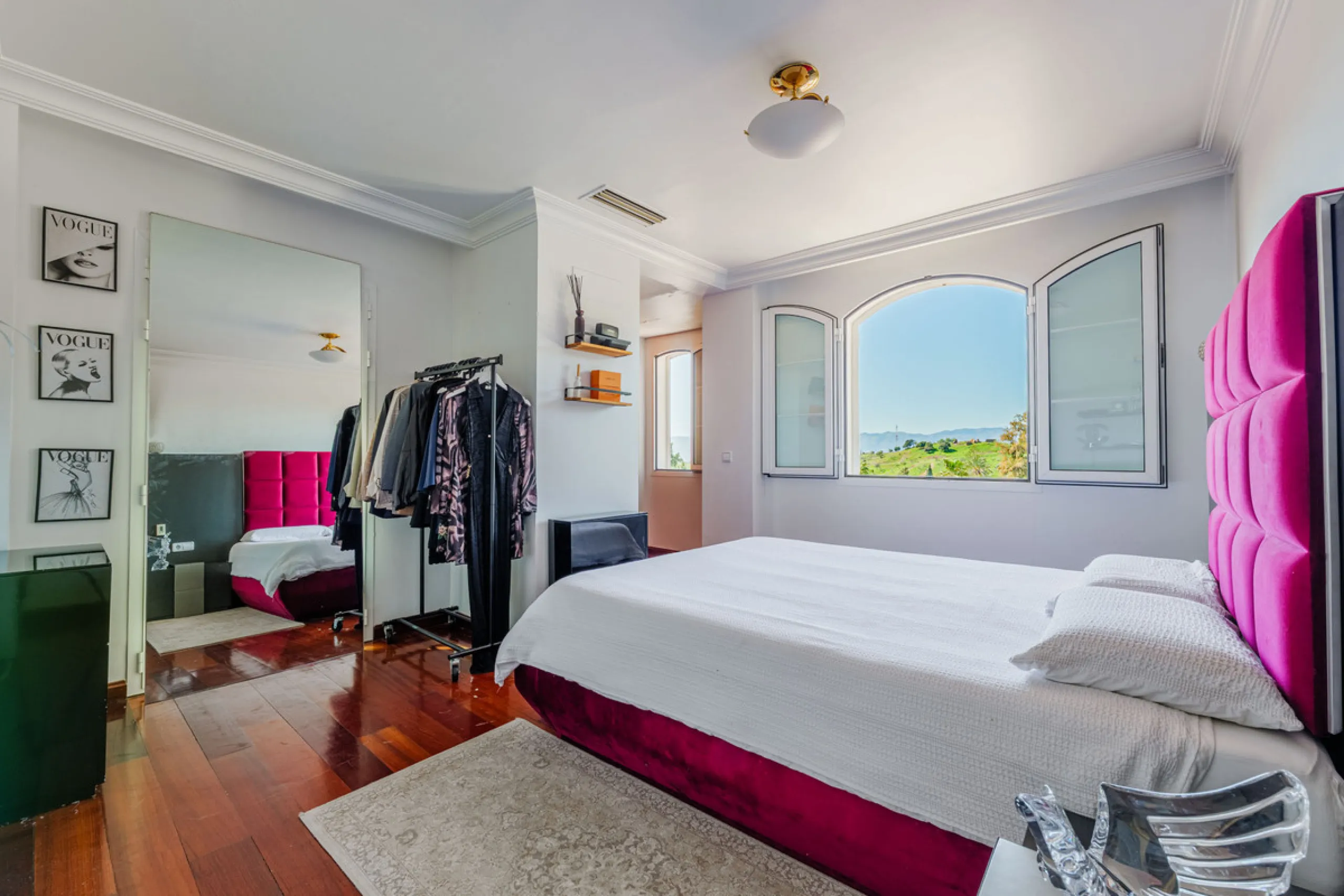 House - Detached Villa в продаже в Málaga, Málaga. В доме 8 спален и 5 ванных комнат. Площадь дома 685 м². Площадь участка 1250 м²
